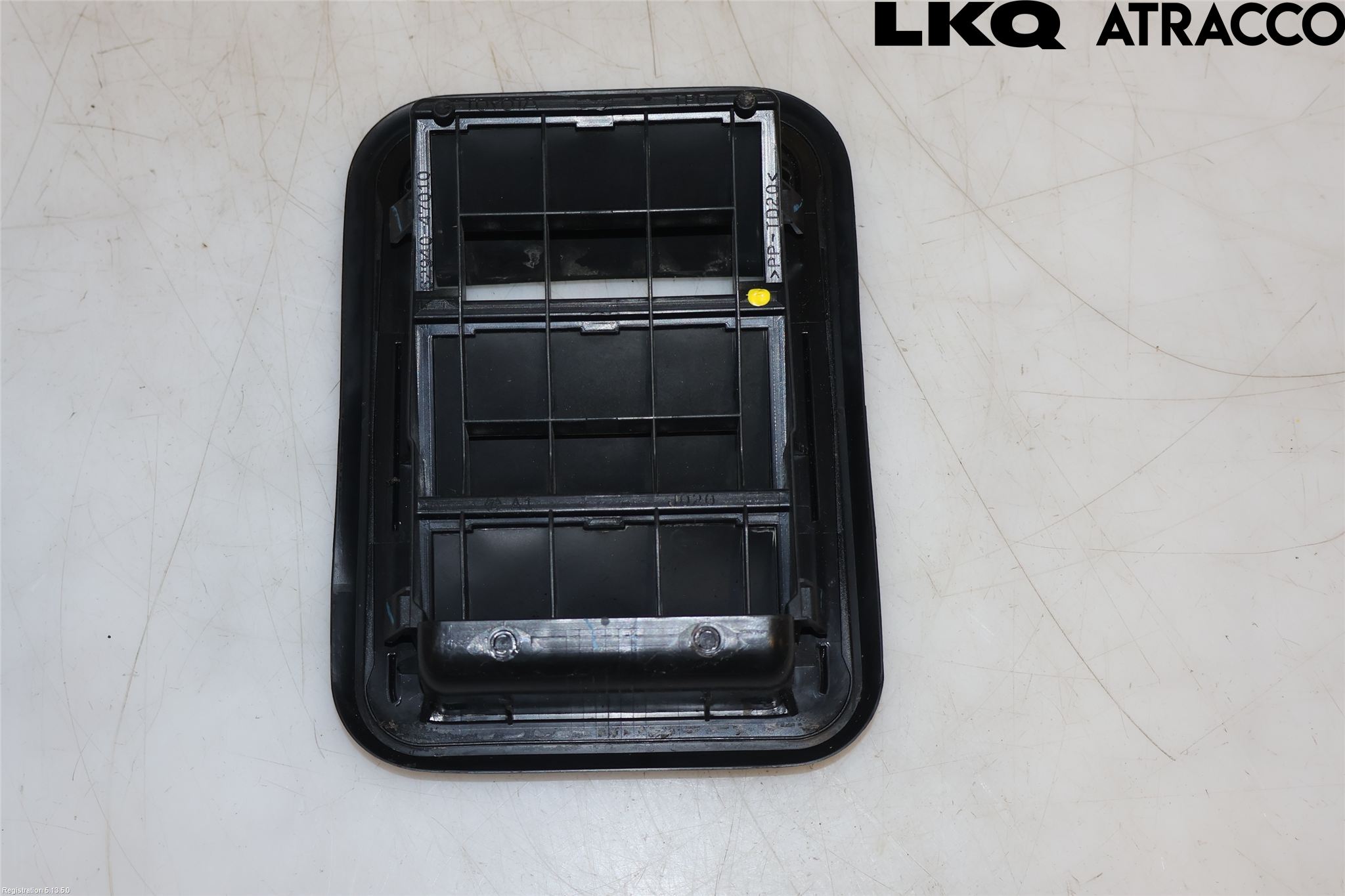 Toyota PRIUS (ZVW50) 16-21 Ventilationsutsläpp Bak