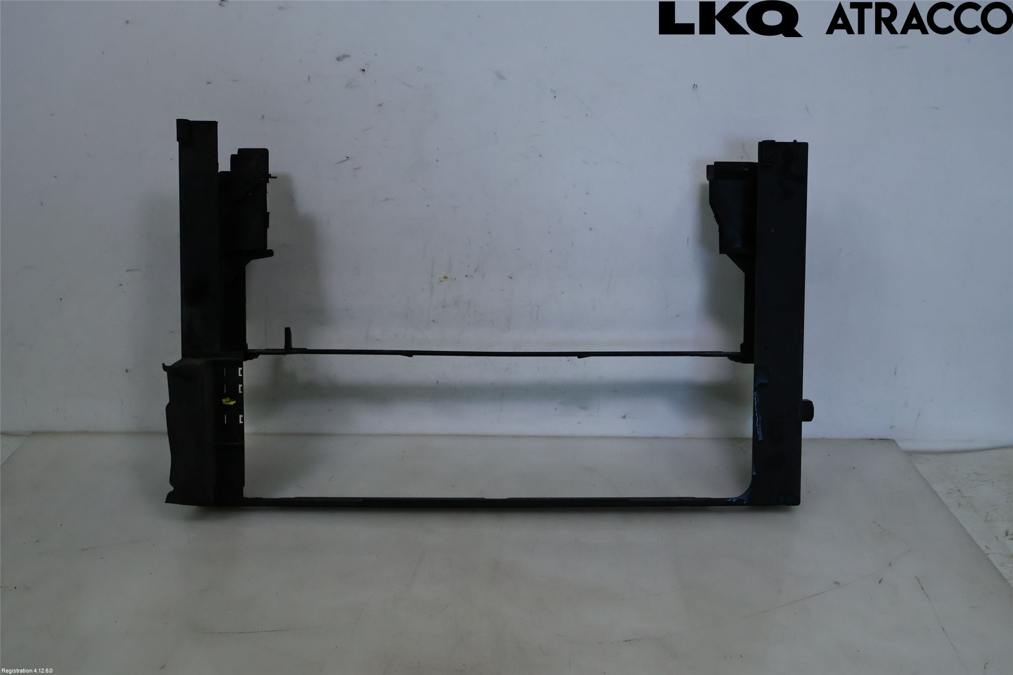 BMW 5 F10/F11/F18 09-17 Radiator Feste - Ramme - Bjelk