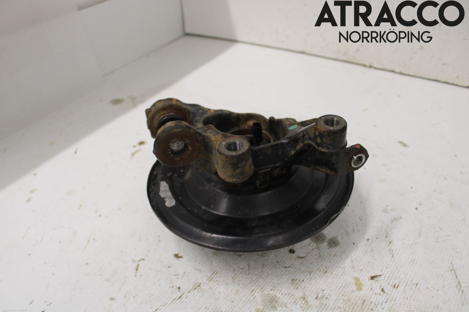 Toyota AURIS 13-19 Spindel Vb