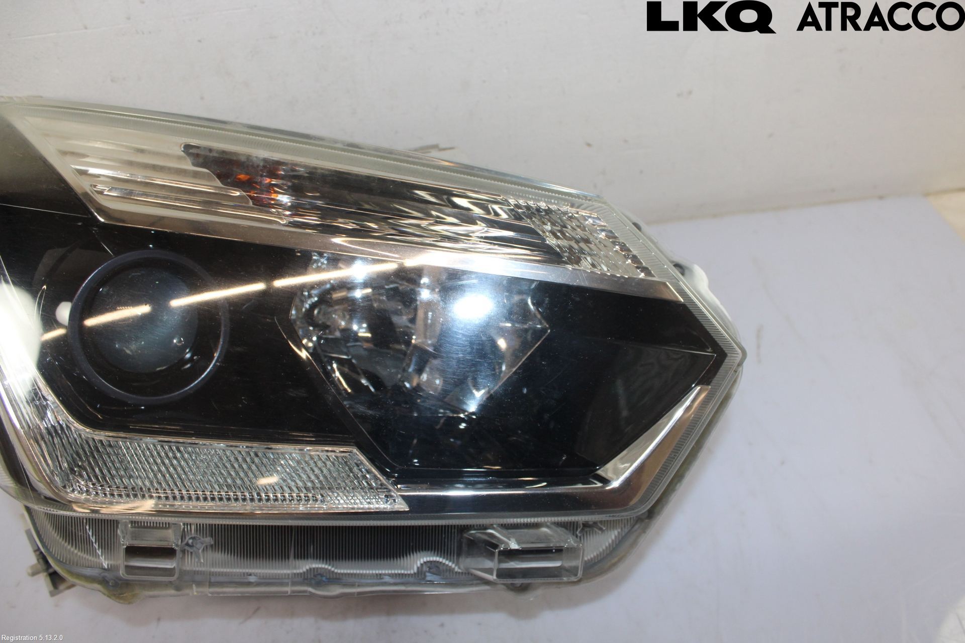 Isuzu D-MAX Frontlykt Høyre