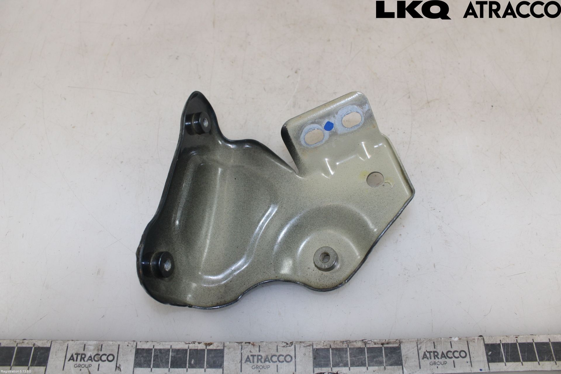 Skoda FABIA 15-21 Fenderfeste Foran Høy