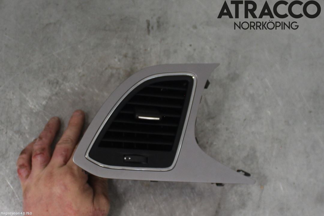 Seat LEON 13-20 Dashbord Kanal - Dyse