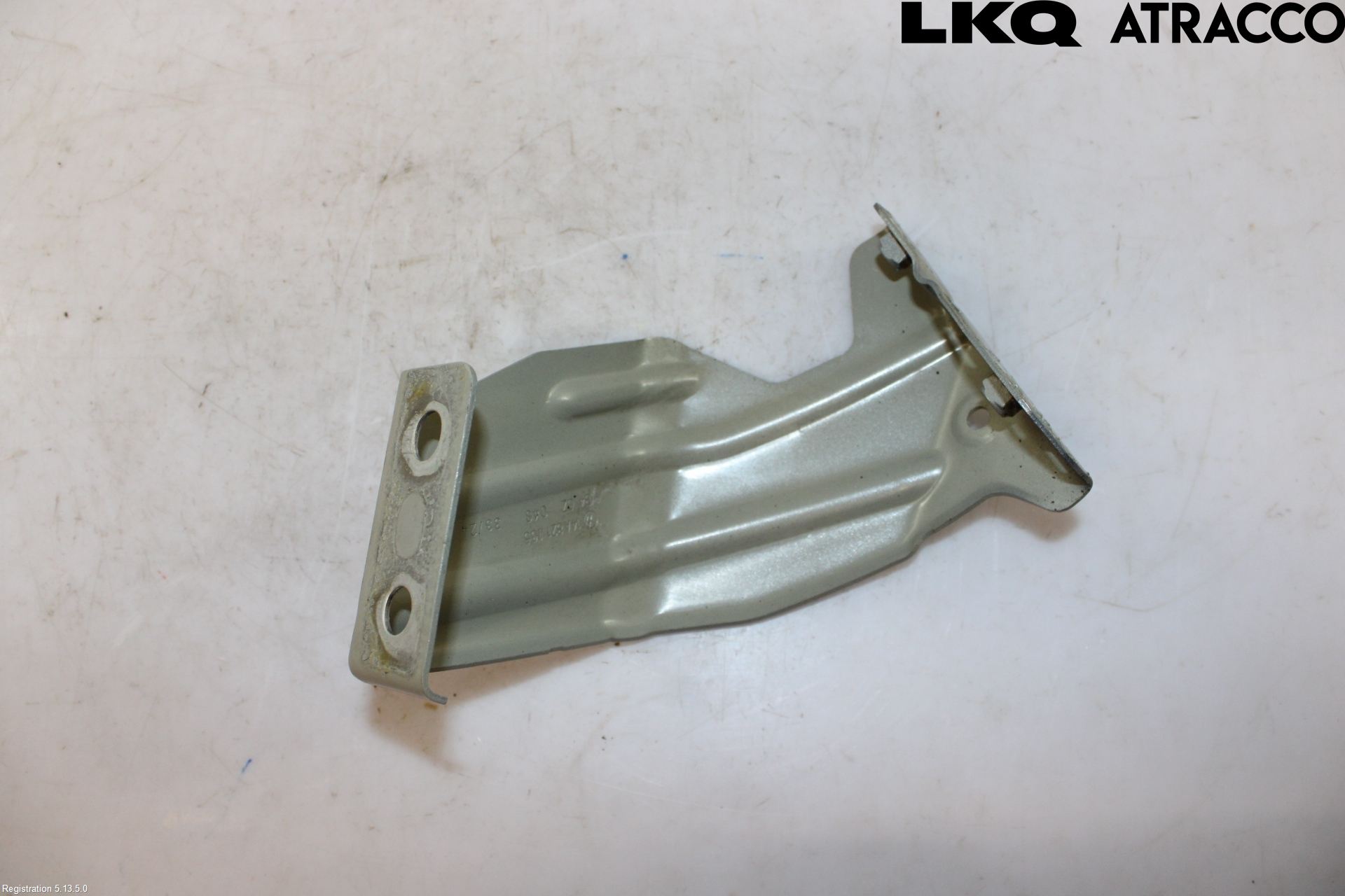 Volkswagen VW ID.7/TOURER 24- Frontskjermfeste Venstre