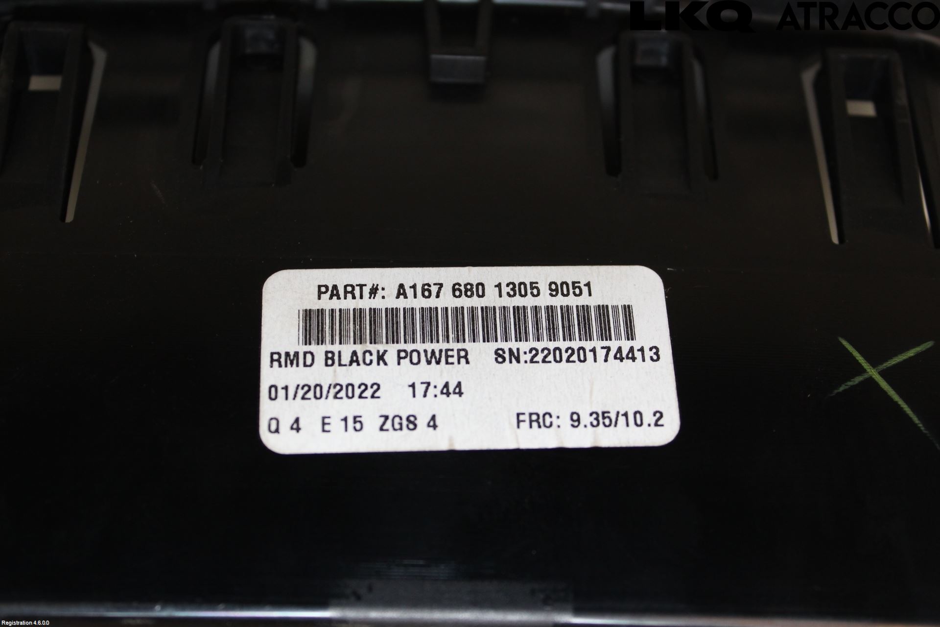 Mercedes-Benz MB GLE-KLASS (W167/V167/C167) 19- Instrumentkonsoll Midt