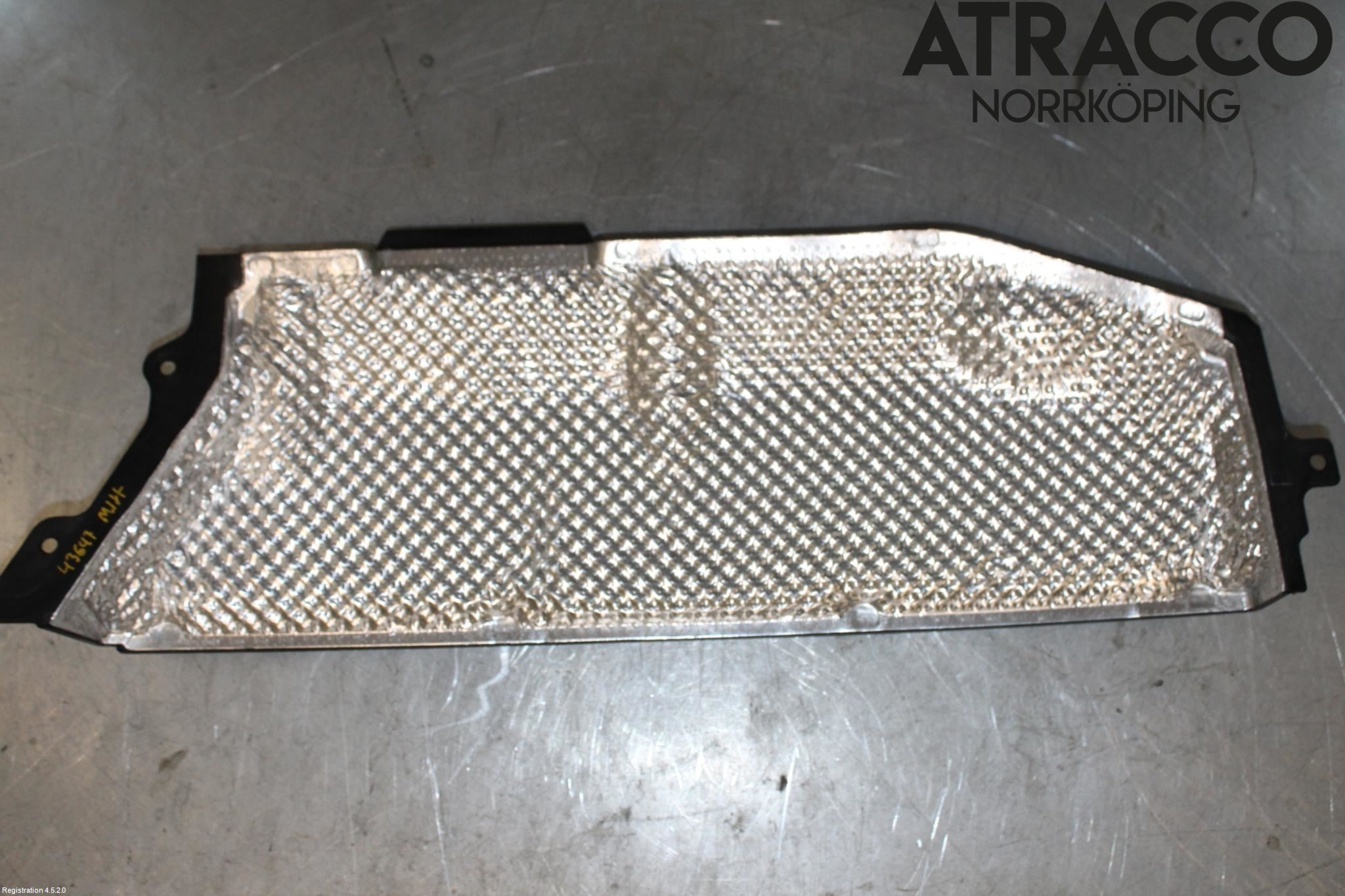 BMW 2 F46 GRAN TOURER 15-22 Visker Deksel-Grill-Under Frr