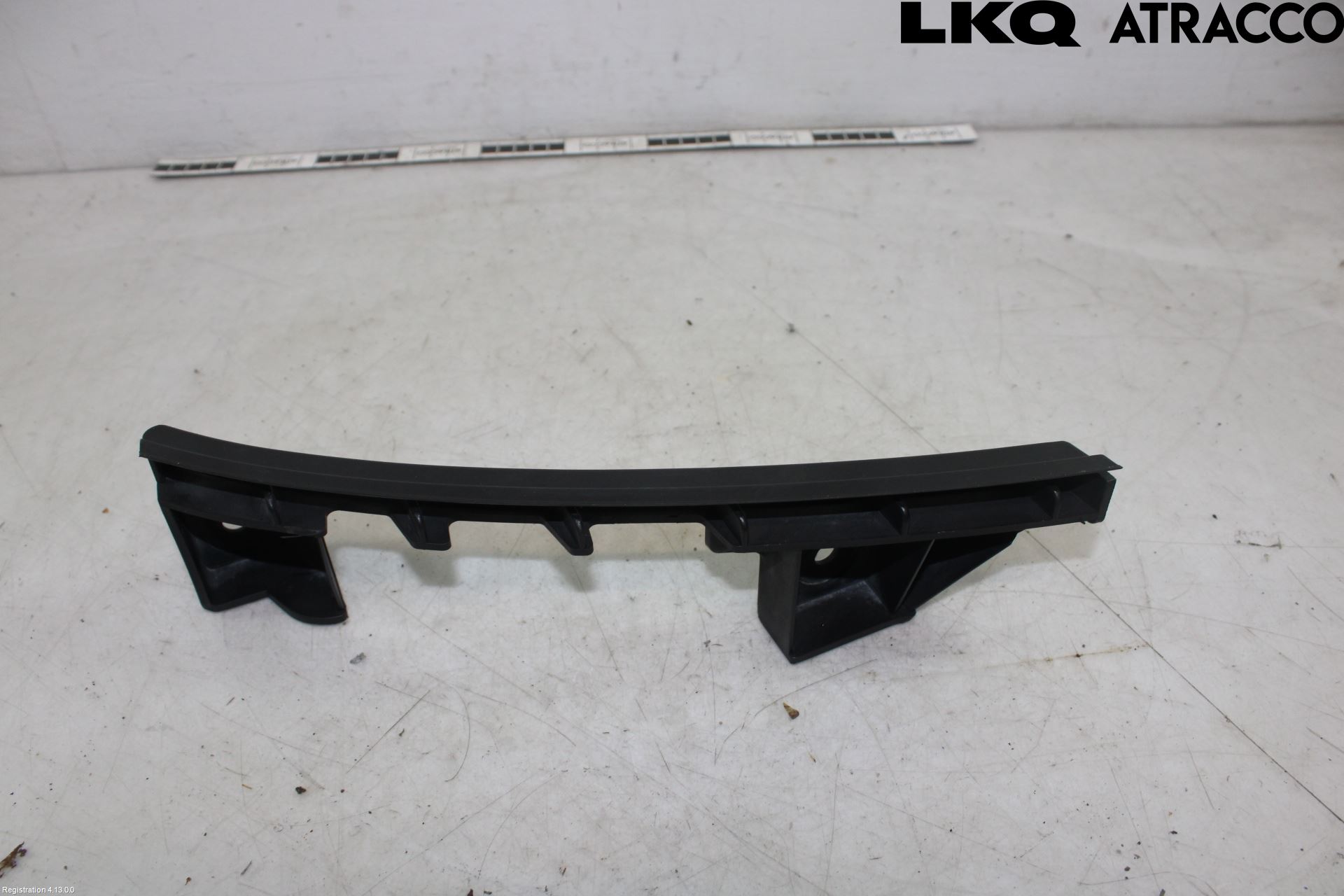 Volkswagen VW CADDY      04-10 Støtfangerfeste Foran Høyre