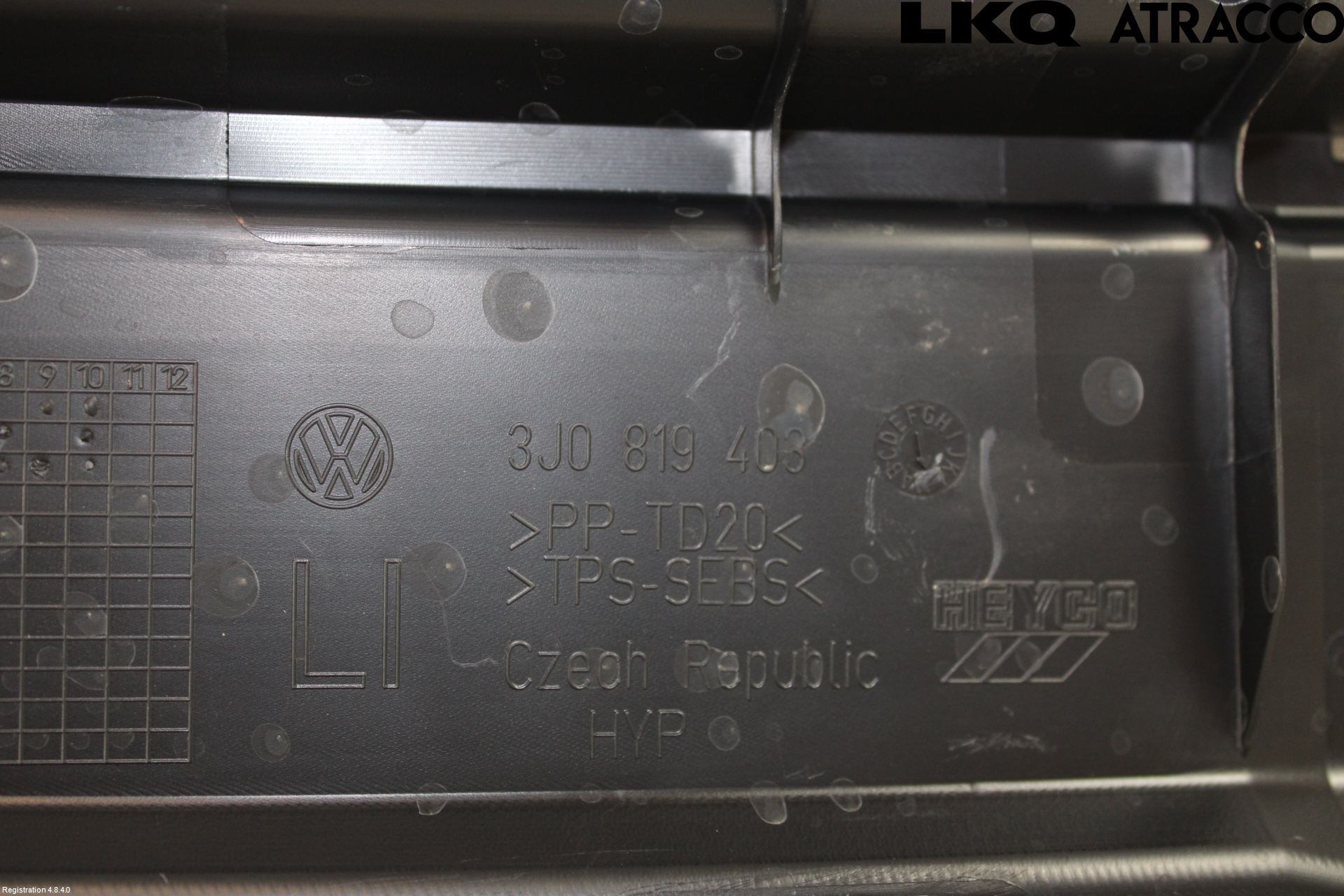 Volkswagen VW PASSAT 24- Visker Deksel-Grill-Under Frr