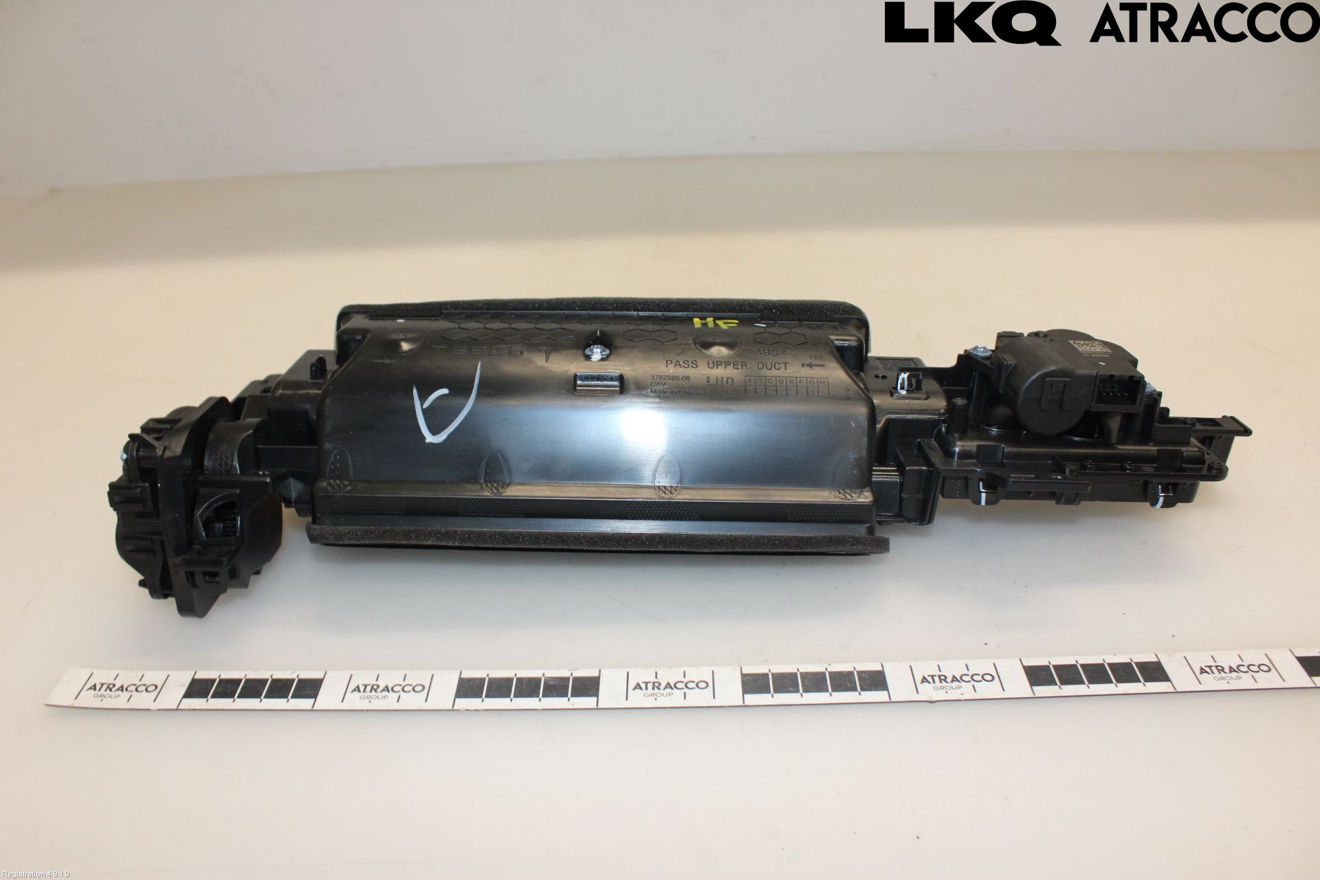 Tesla MODEL 3 17- Dashbord Kanal - Dyse