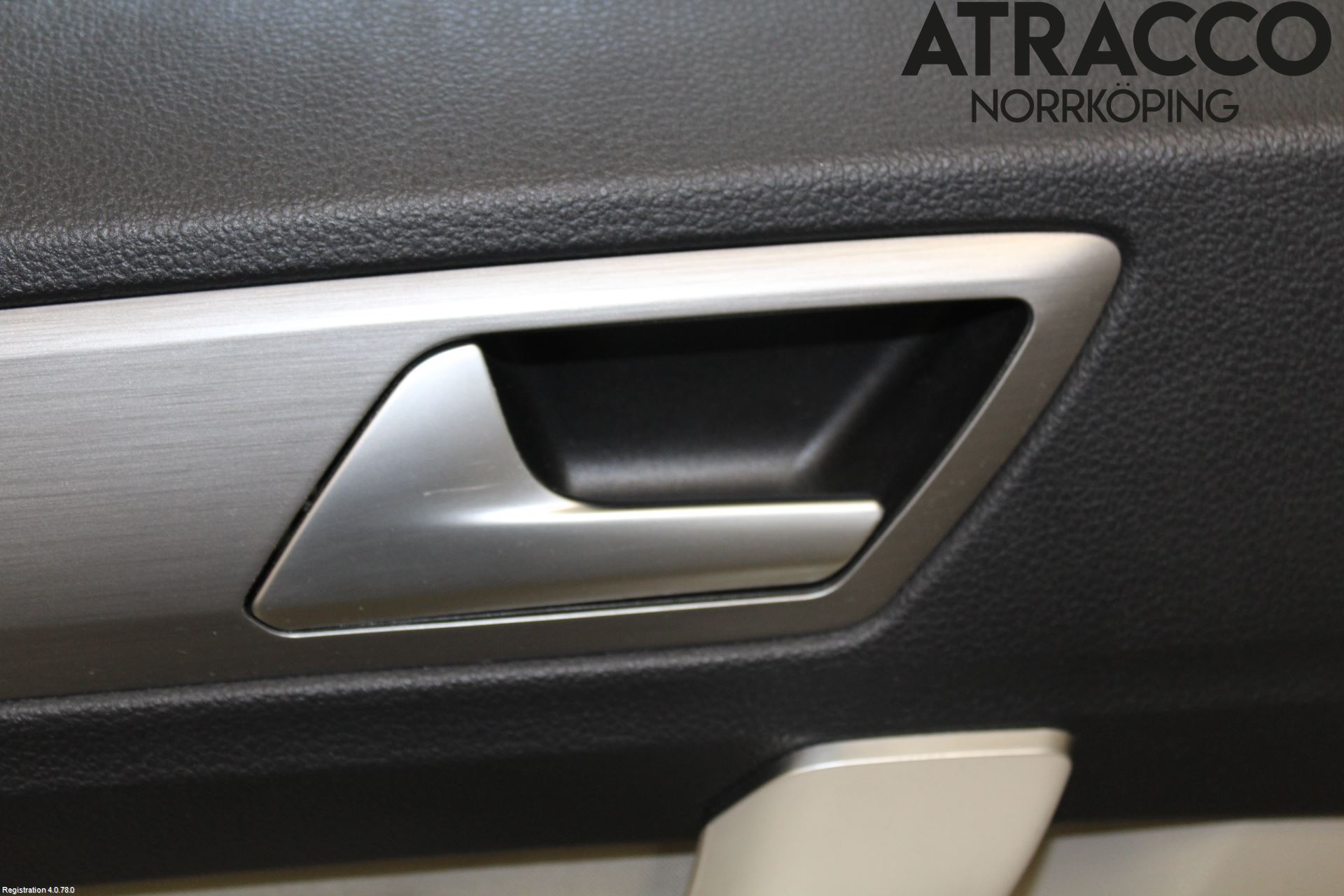 Volkswagen VW GOLF SPORTSVAN 15-20 Innr Dørtrekk Venstre