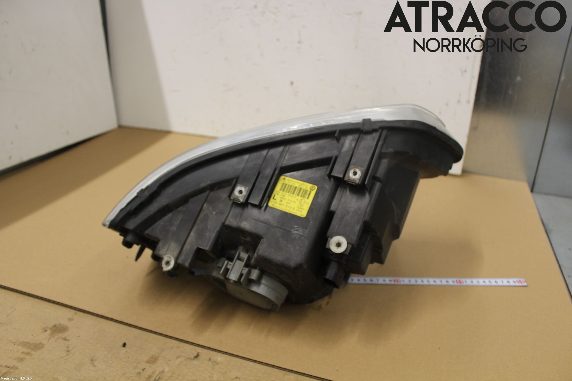 Volkswagen VW TRANSP/CARAVELLE (T5) 04-15 Frontlykt Venstre