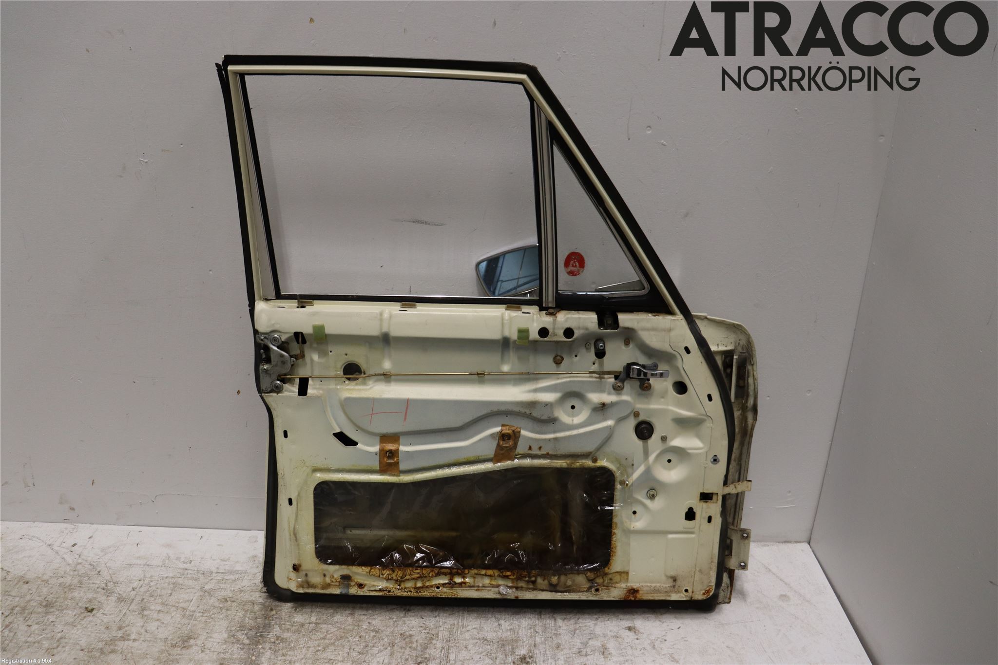 Mercedes-Benz MB COMPAKT  (W115) 68-76 Dør 4D Foran Venstre
