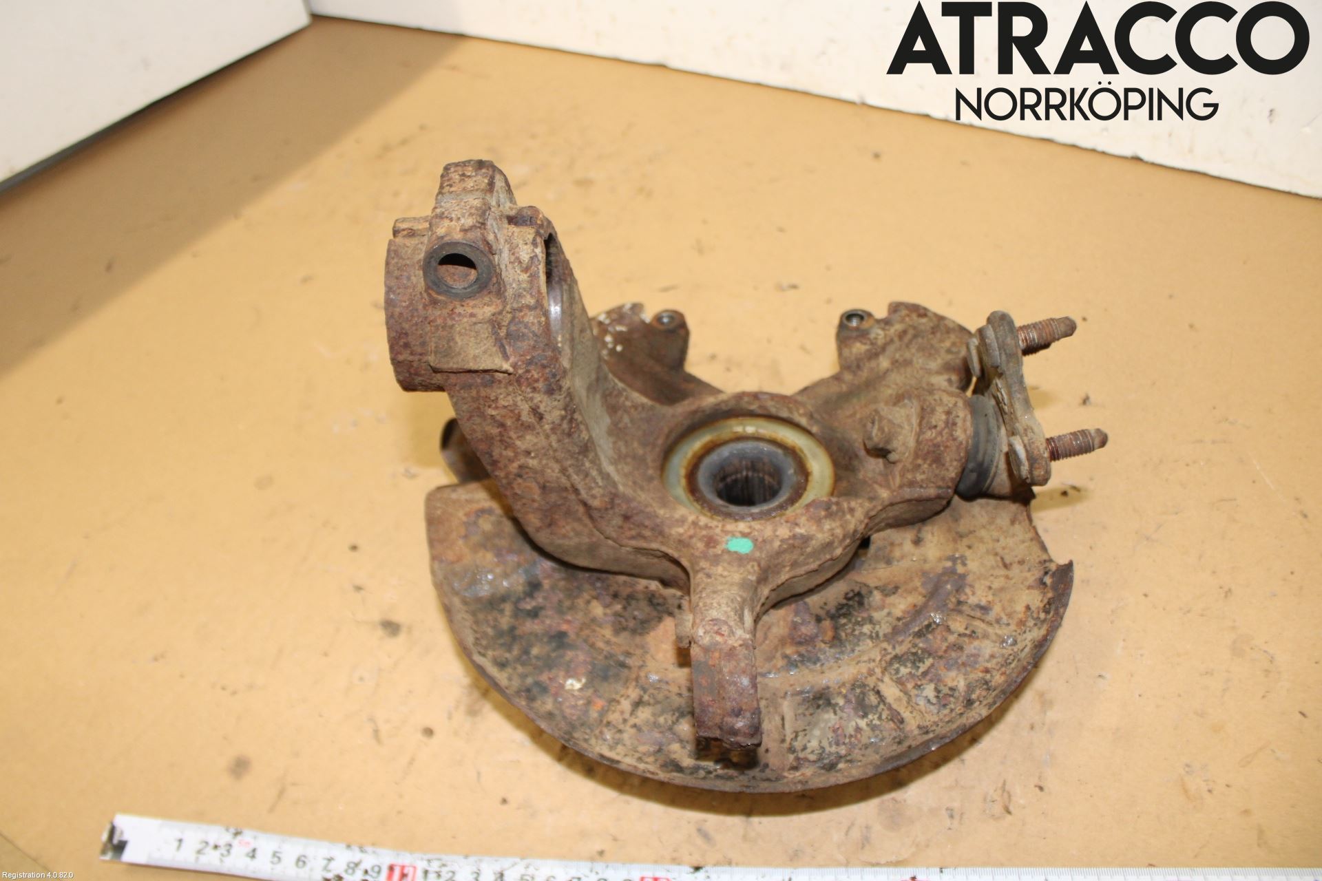 Volkswagen VW POLO 10-17 Spindel Vf