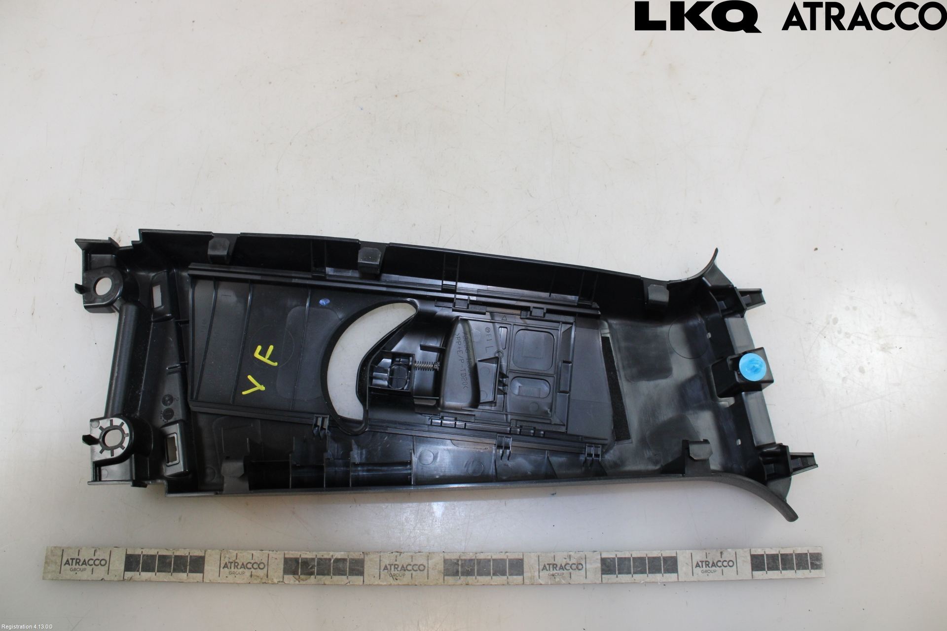 Toyota COROLLA CROSS XG10 22- Innr Deksel A-B-C Stolpe