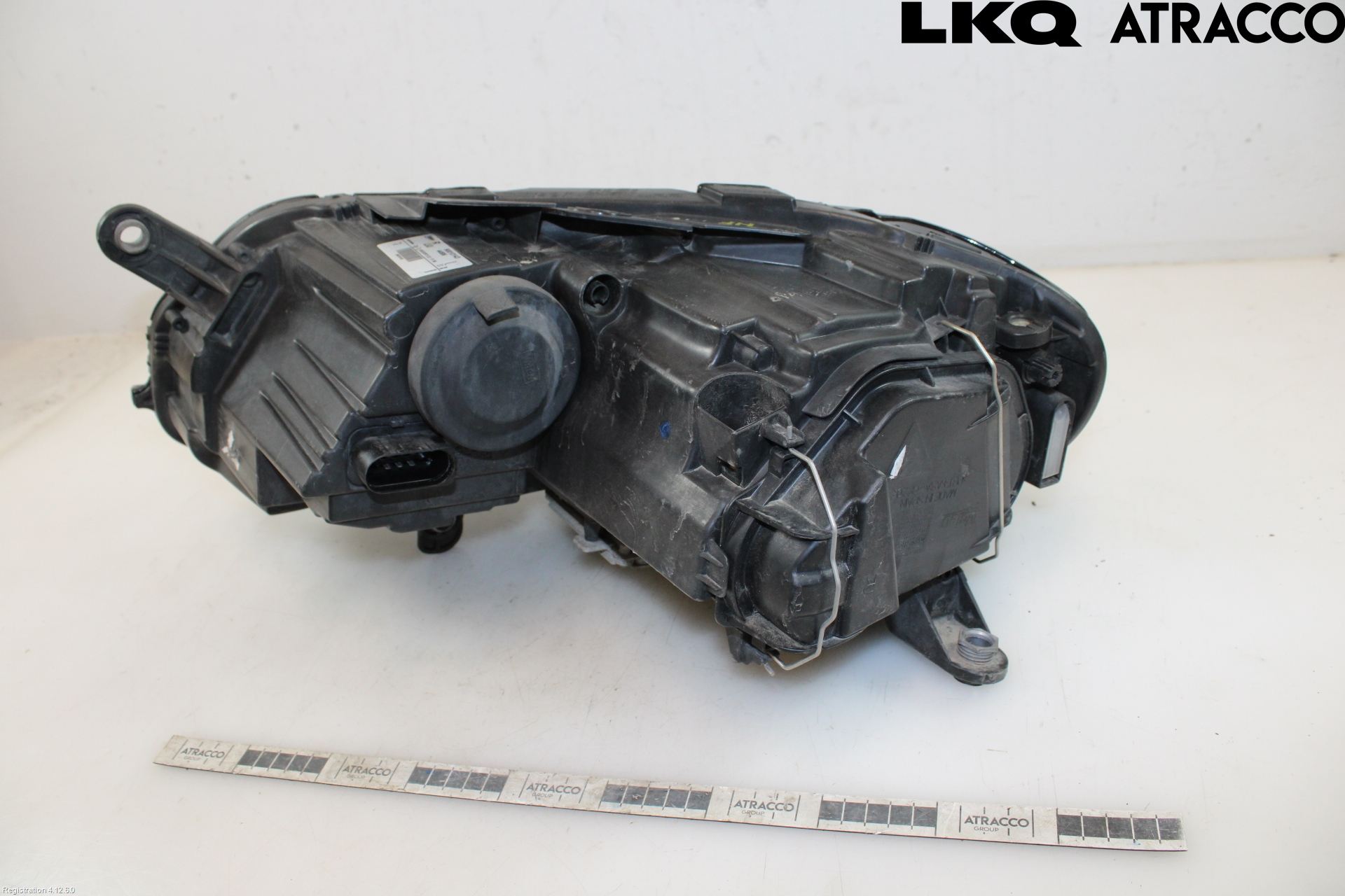 Volkswagen VW PASSAT 11-14 Frontlykt Høyre