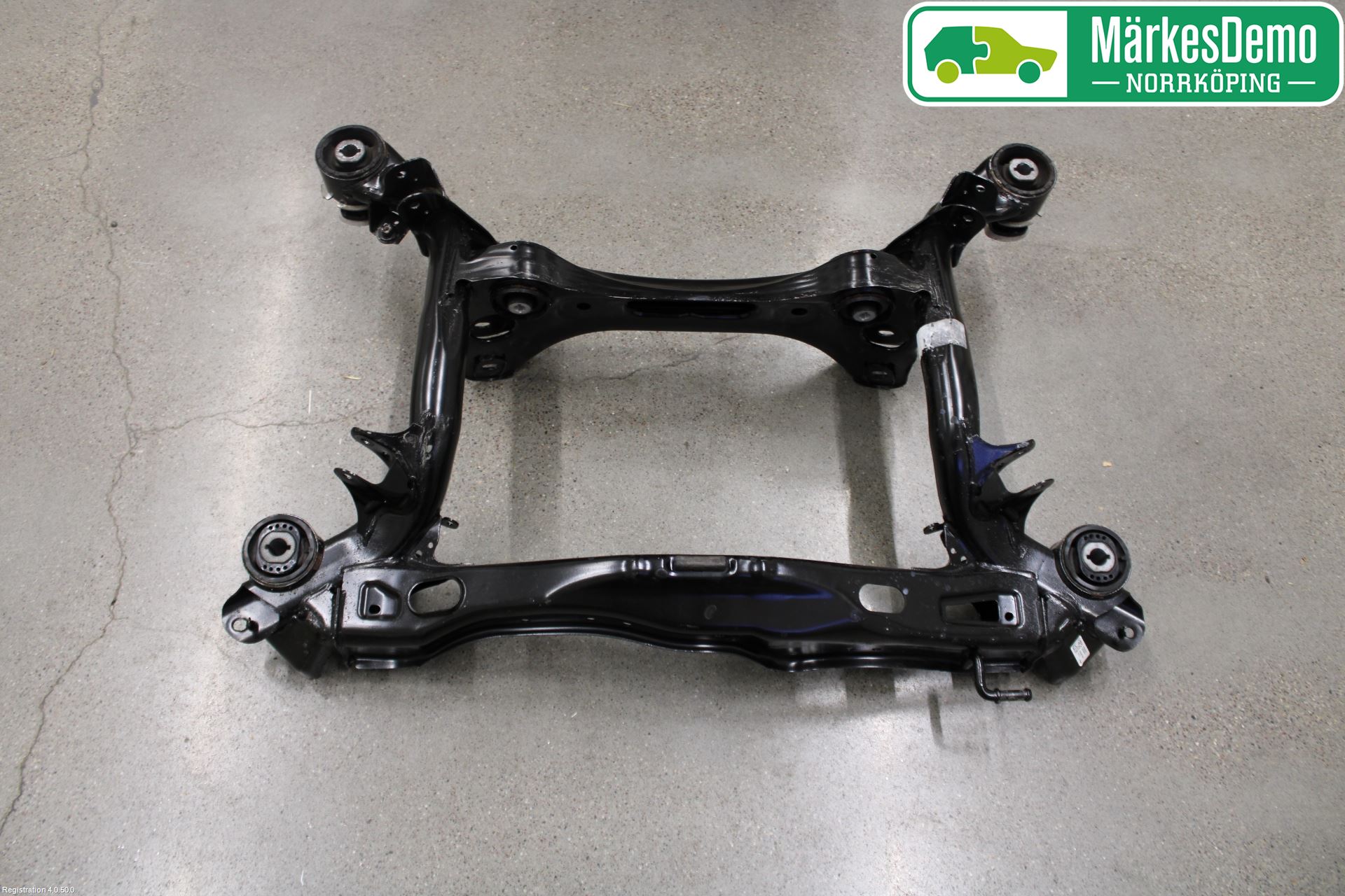 Audi A4/S4 B9 16-19 Bakaksel Feste Travers-Ramme