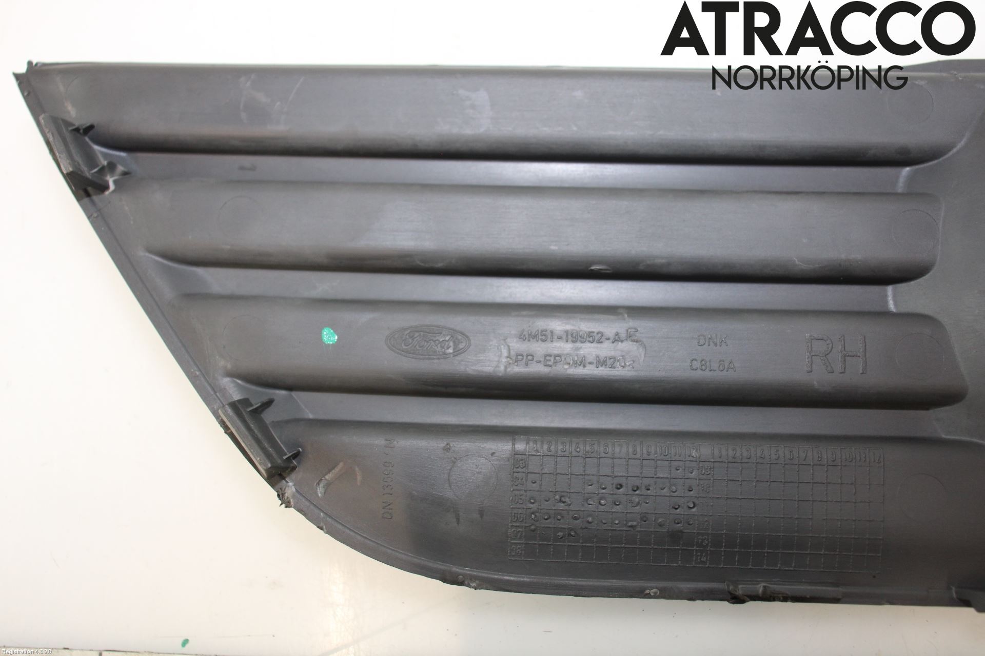 Ford FOCUS     04-07 Frontlykt Kurve-Tåkelys Ramme