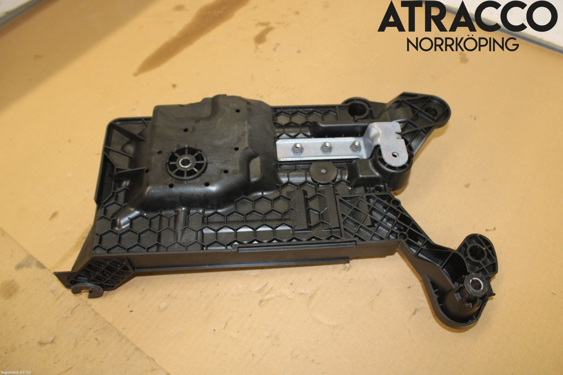 Skoda OCTAVIA (NX) 20- Batterikasse - Feste - Holder