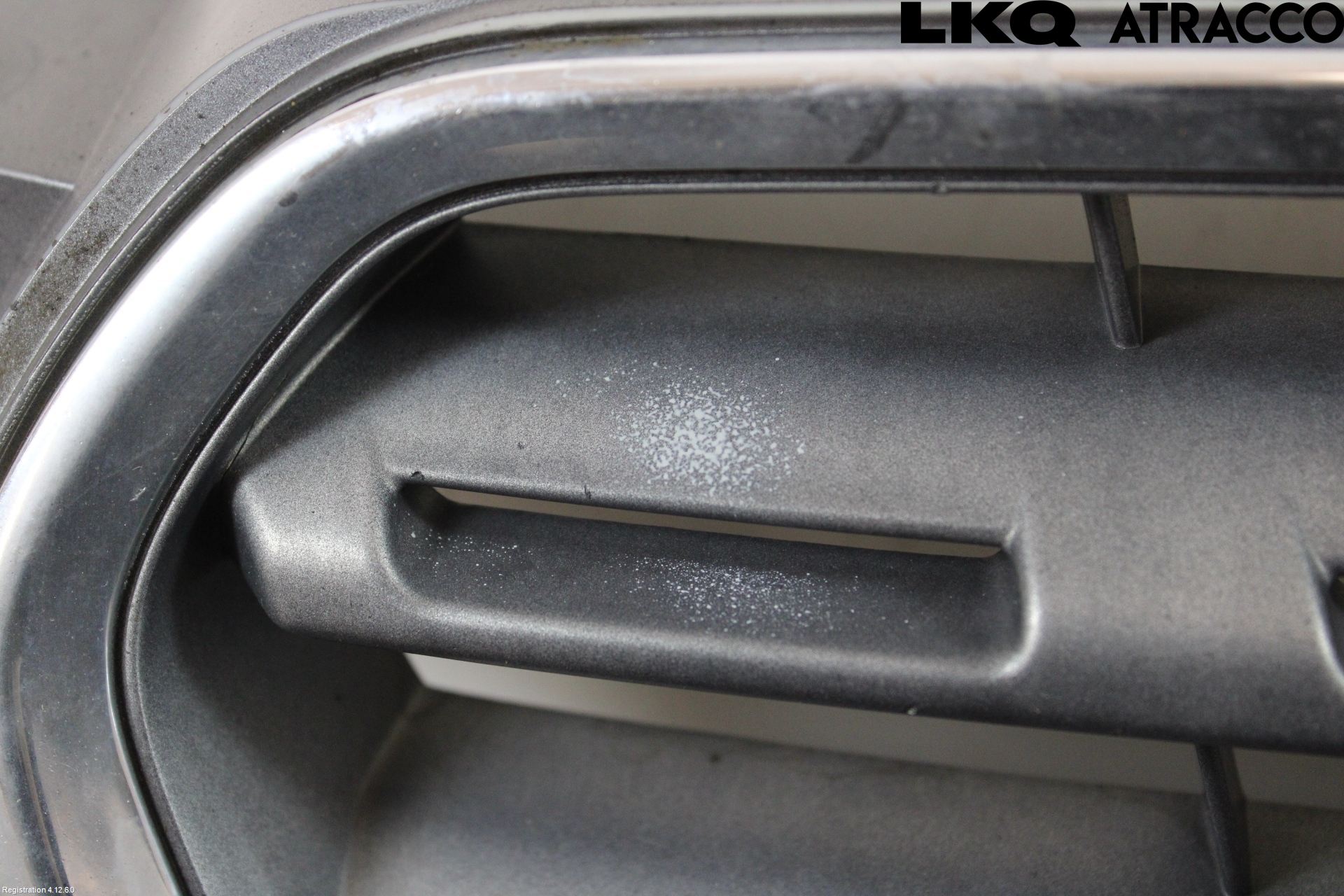 Subaru LEGACY    04-06 Grill Komplett