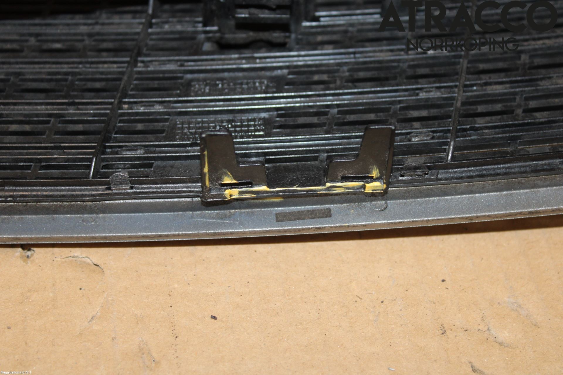 Mercedes-Benz MB E-KLASS (W211) 02-09 Panser Luftinntak Oppå