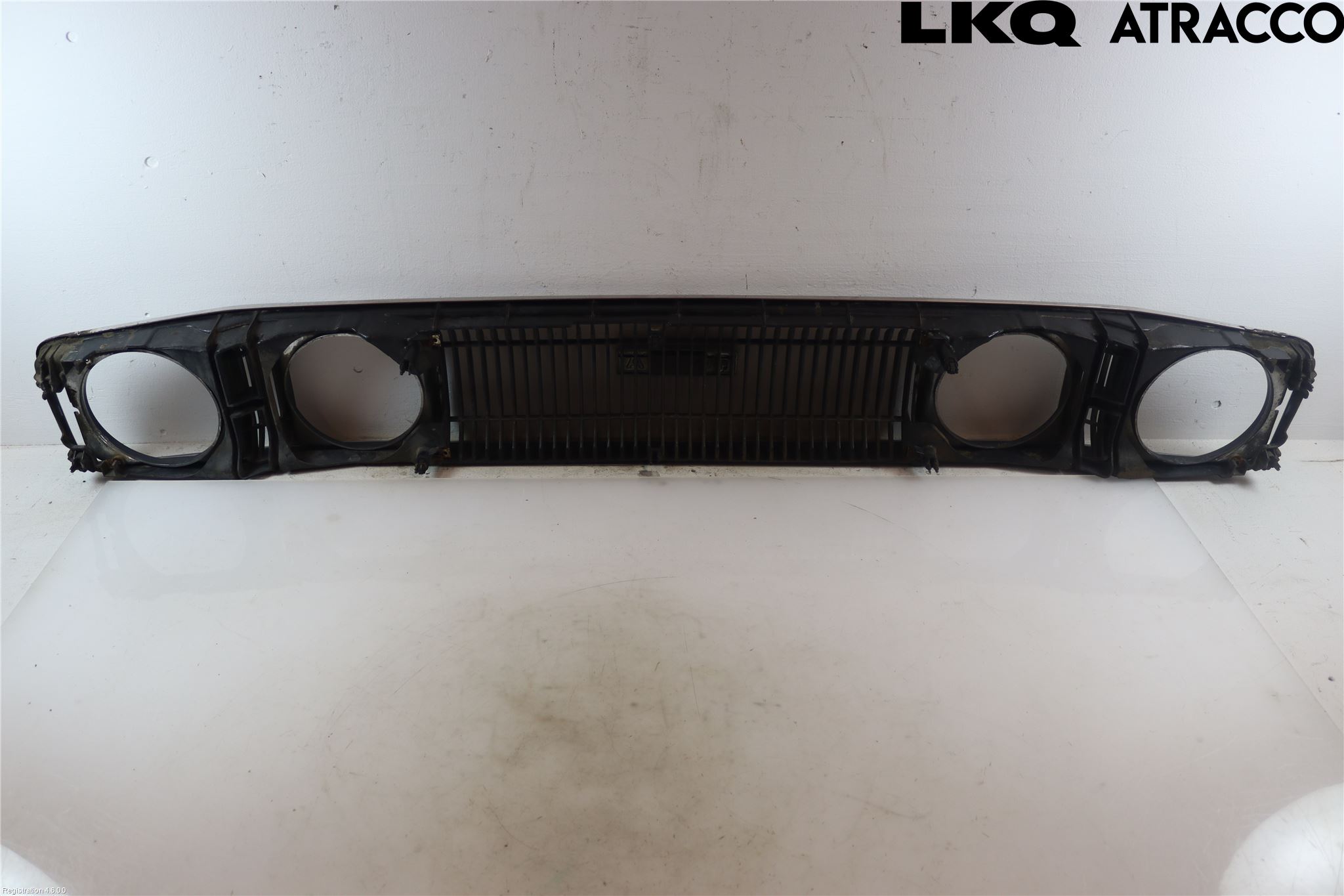 Toyota CARINA    78-81 Grill Komplett