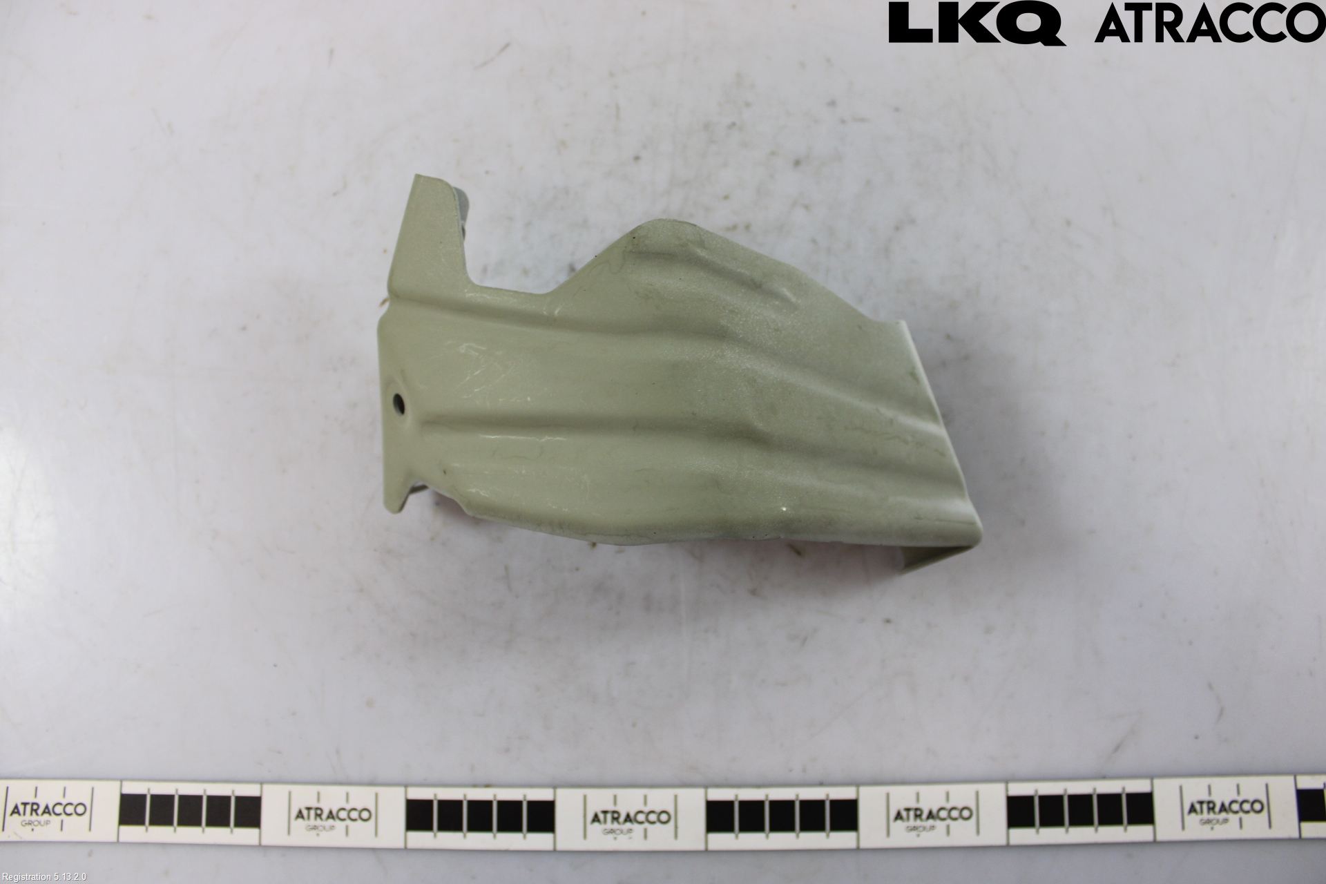 Volkswagen VW ID.7/TOURER 24- Frontskjermfeste Venstre