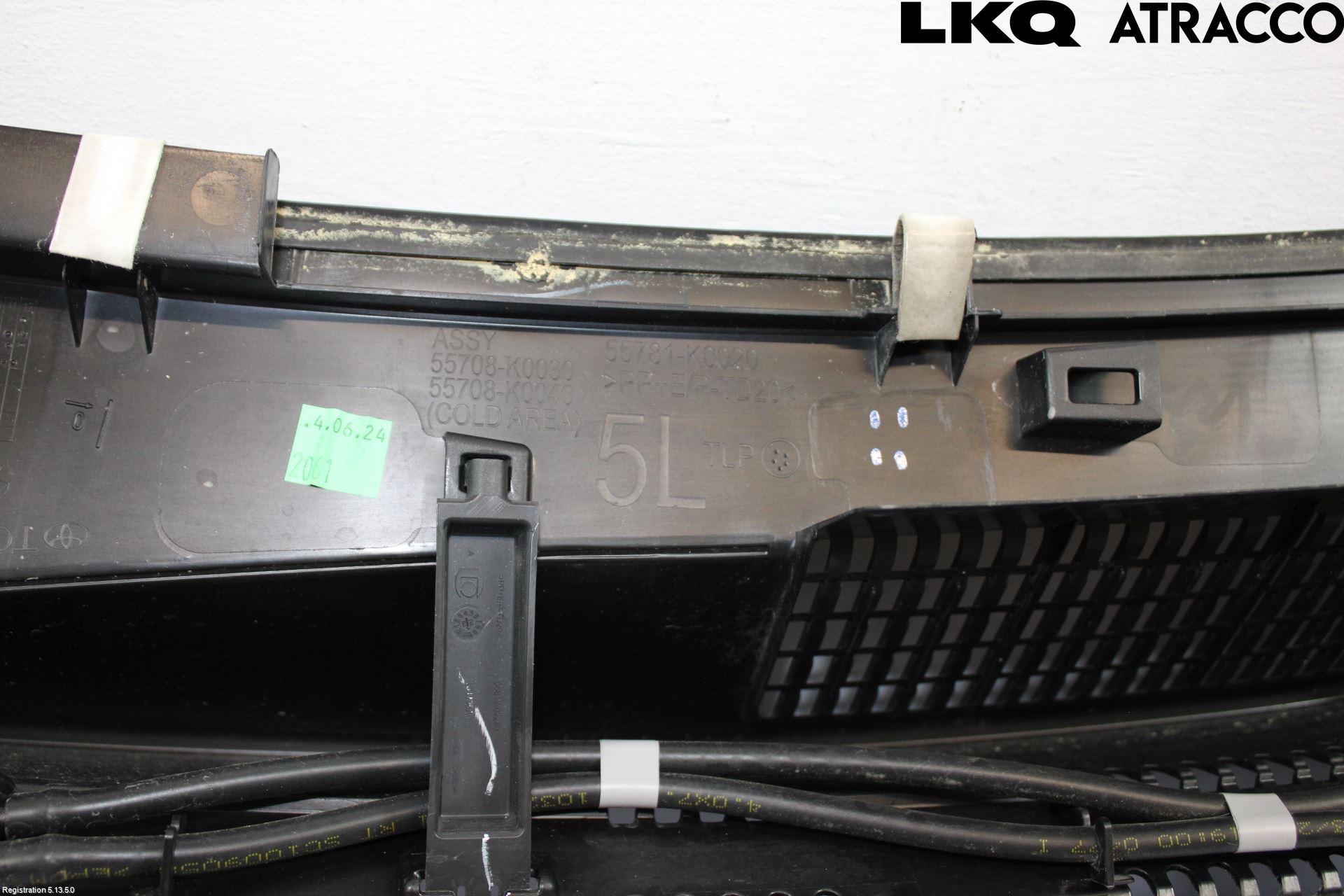 Toyota YARIS XP21 20- Visker Deksel-Grill-Under Frr