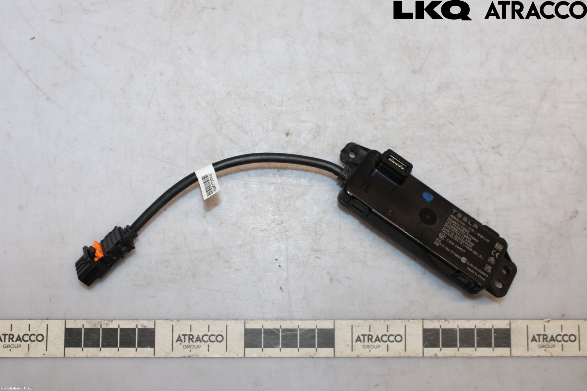Tesla MODEL 3 17- Usb Connection