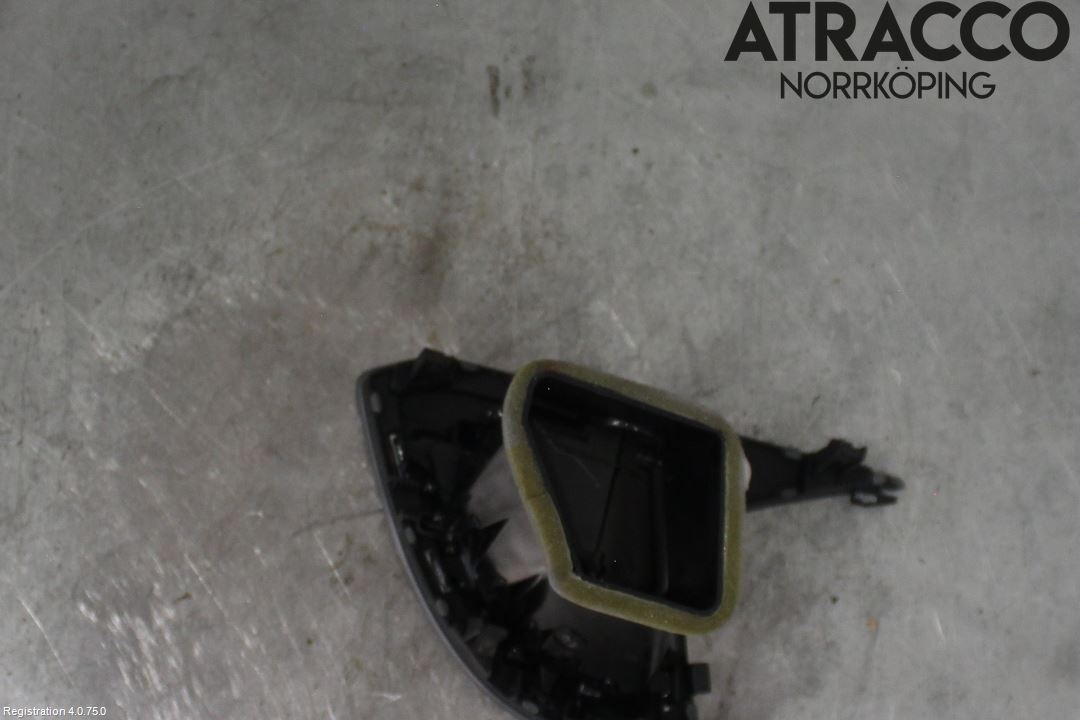 Seat LEON 13-20 Dashbord Kanal - Dyse