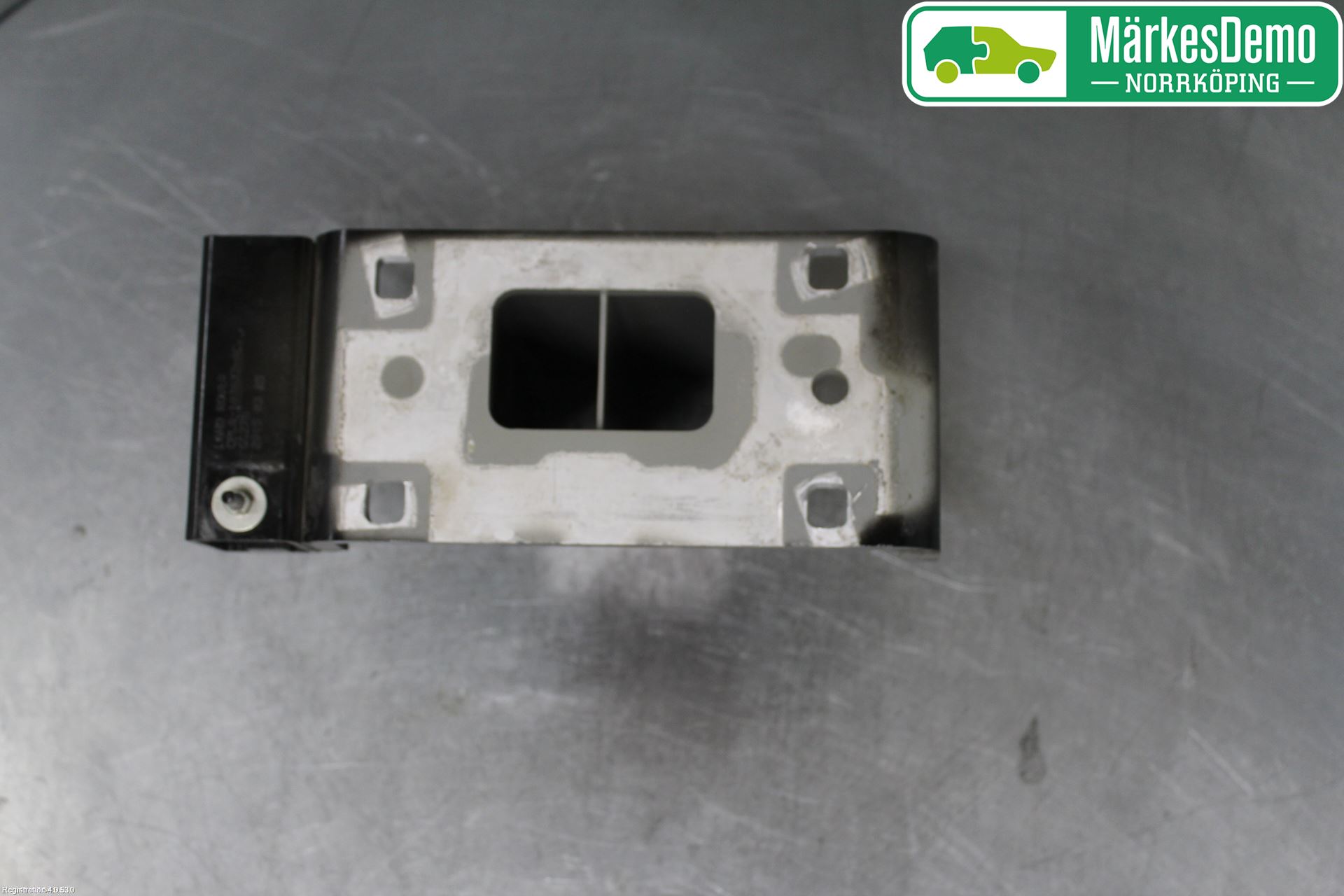 Landrover RANGE ROVER SPORT (L494) 14-22 Støtfanger Foran Feste