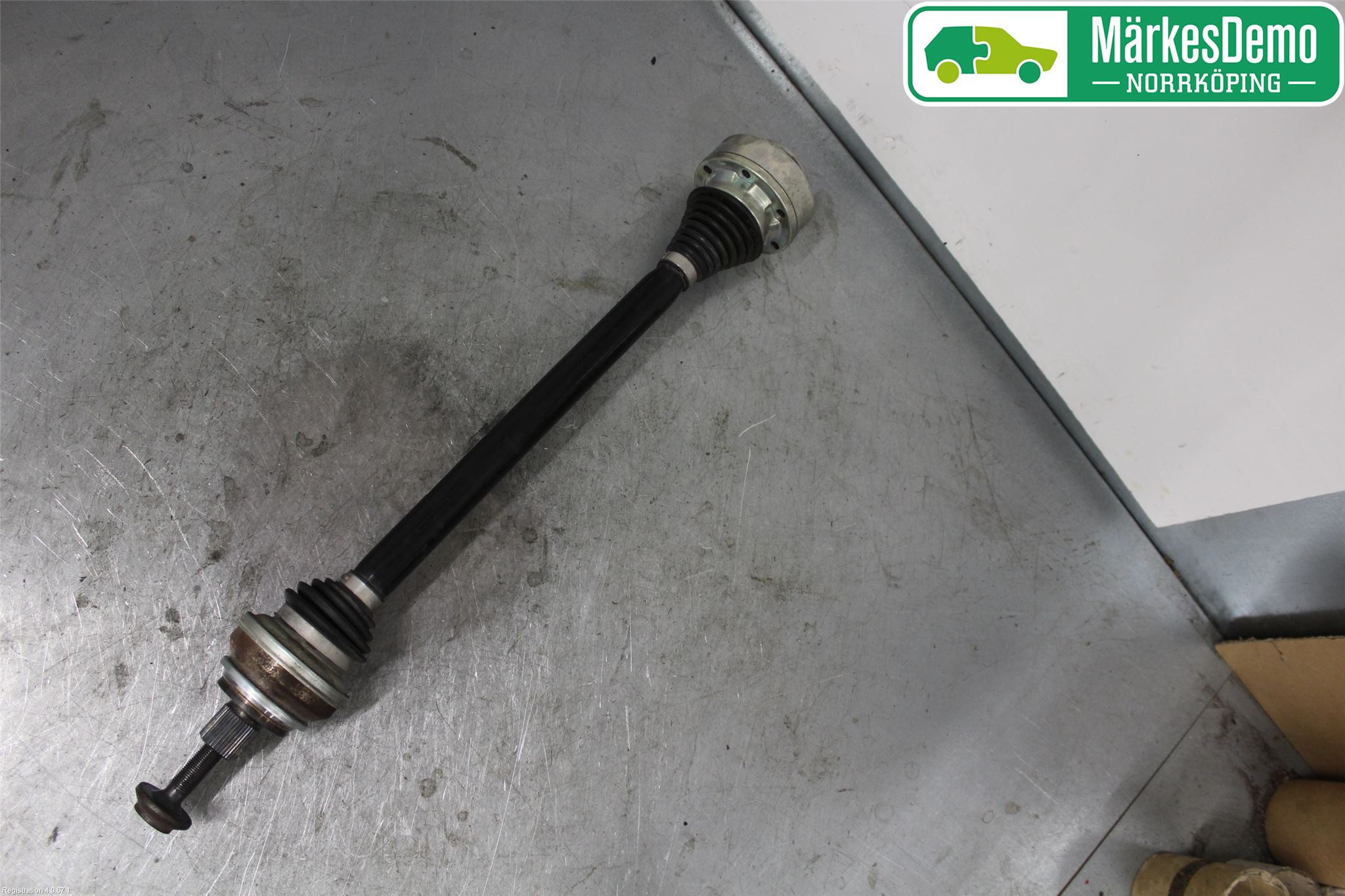 Audi A4/S4 B9 16-19 Drivaksel Bak Kompl Venstre