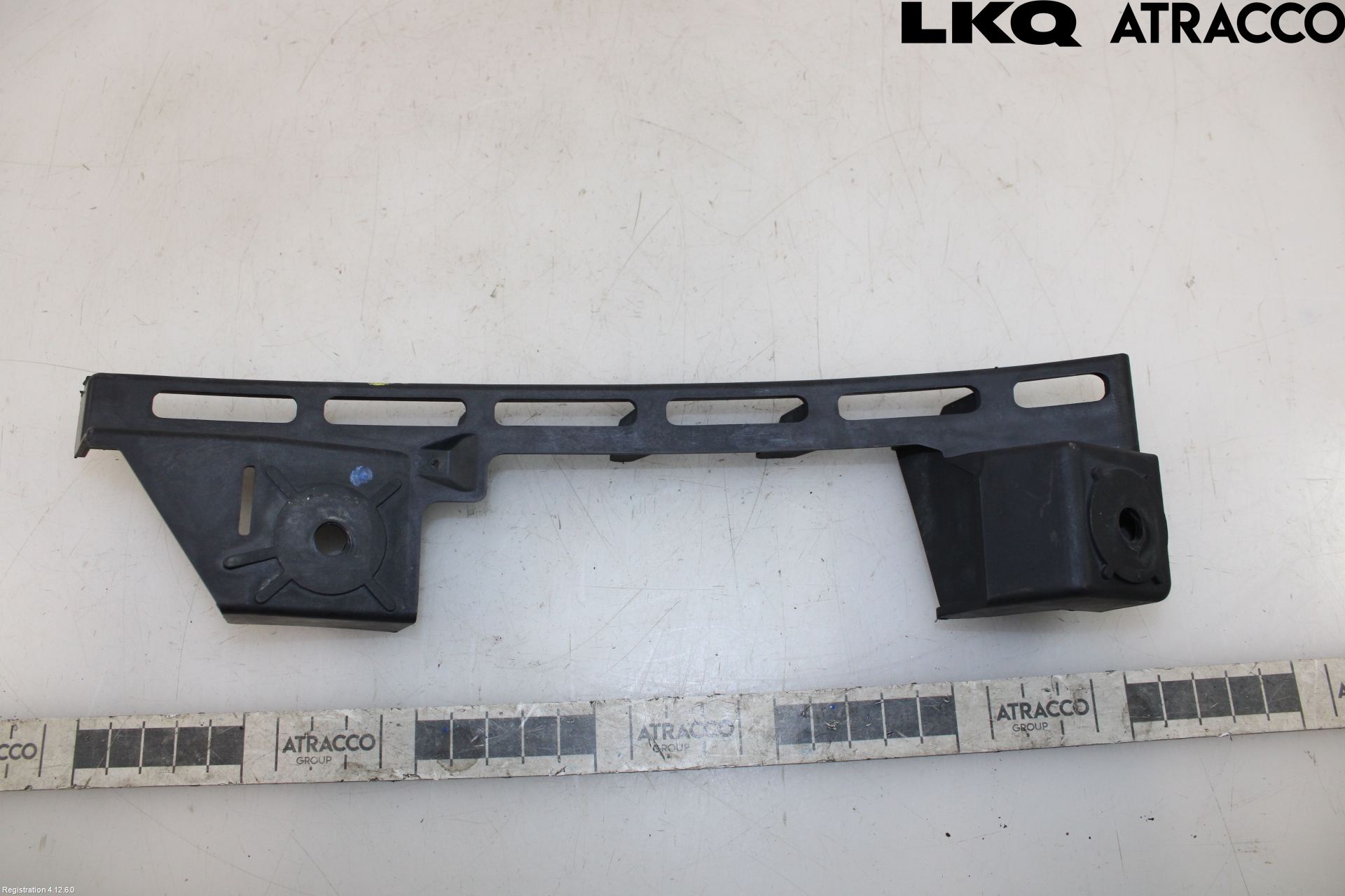 Volkswagen VW CADDY      04-10 Støtfangerfeste Foran Høyre
