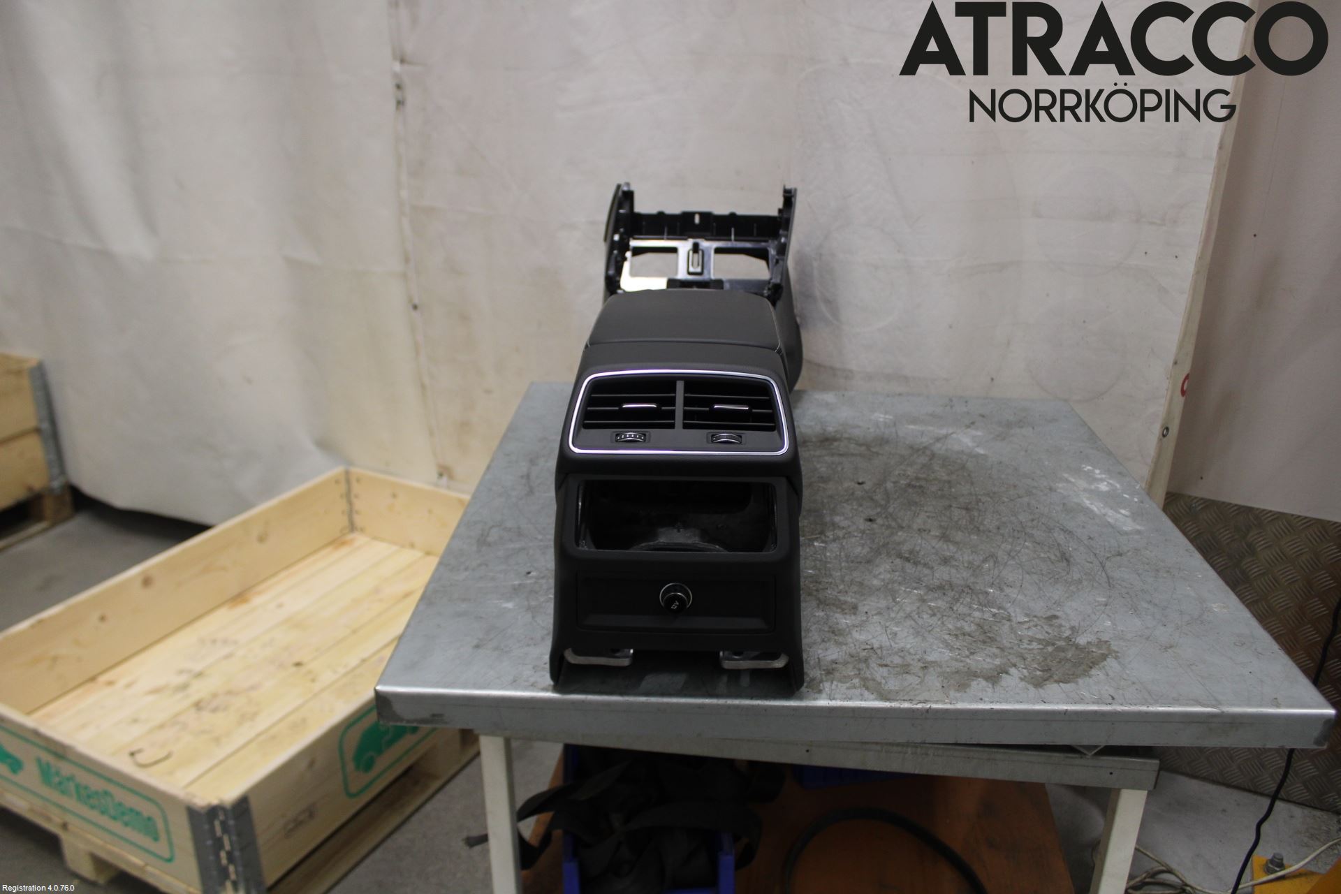 Audi A6 F2/C8 19- Instrumentkonsoll Midt