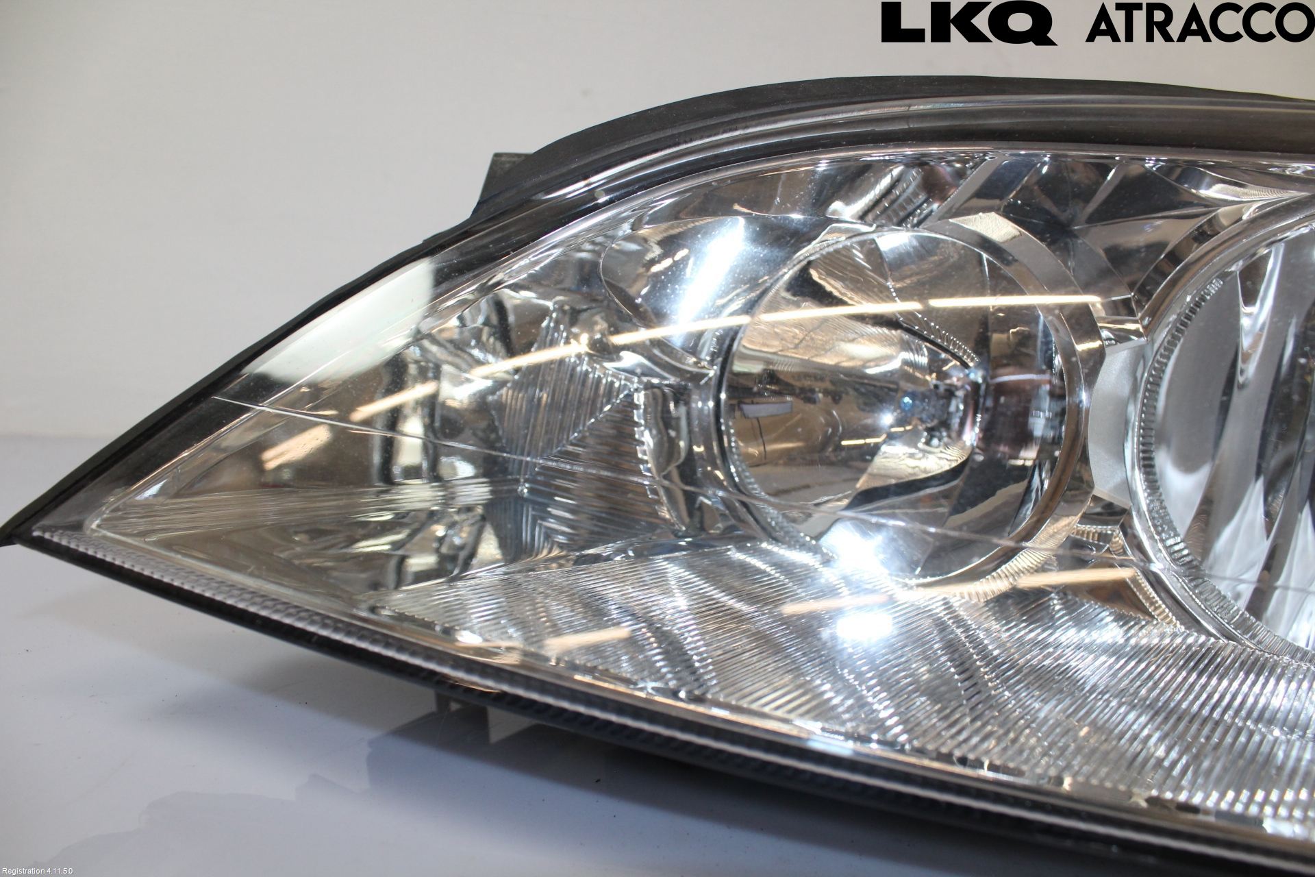 Ford MONDEO     01-06 Frontlykt Venstre