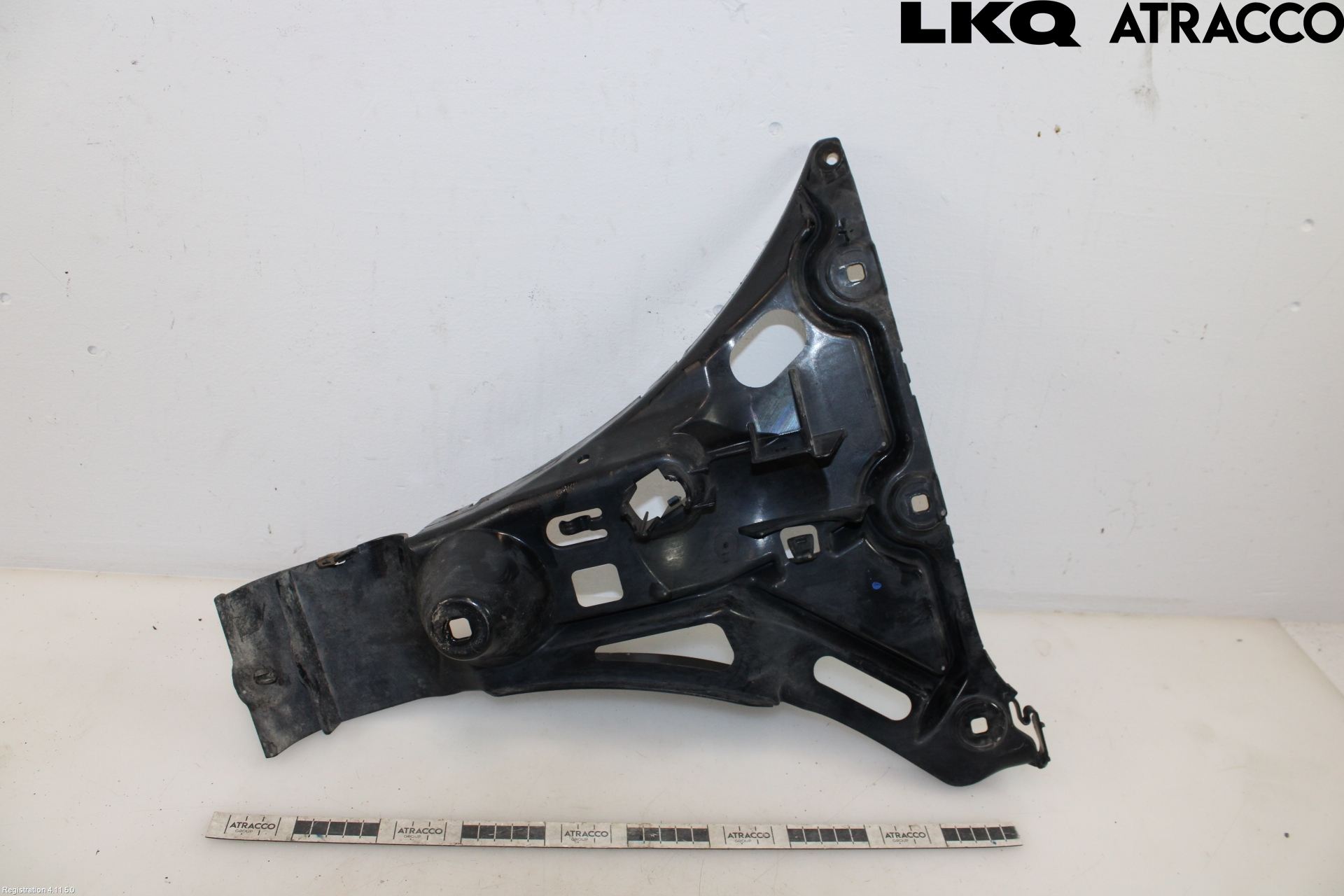 BMW 5 E60/61 Sed/Tou 02-10 Støtfangerfeste Bak Høyre