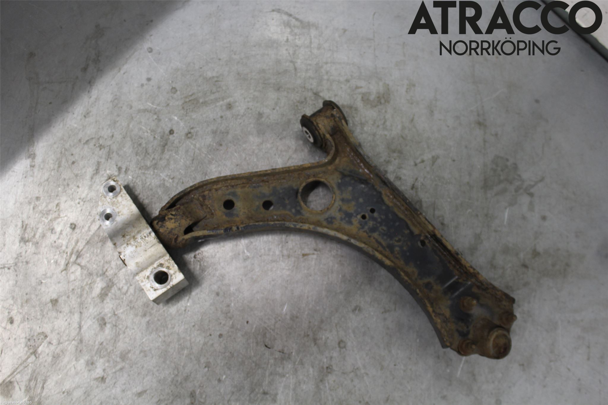 Volkswagen VW GOLF V 04-09 Bærearm Foran Venstre Nedre