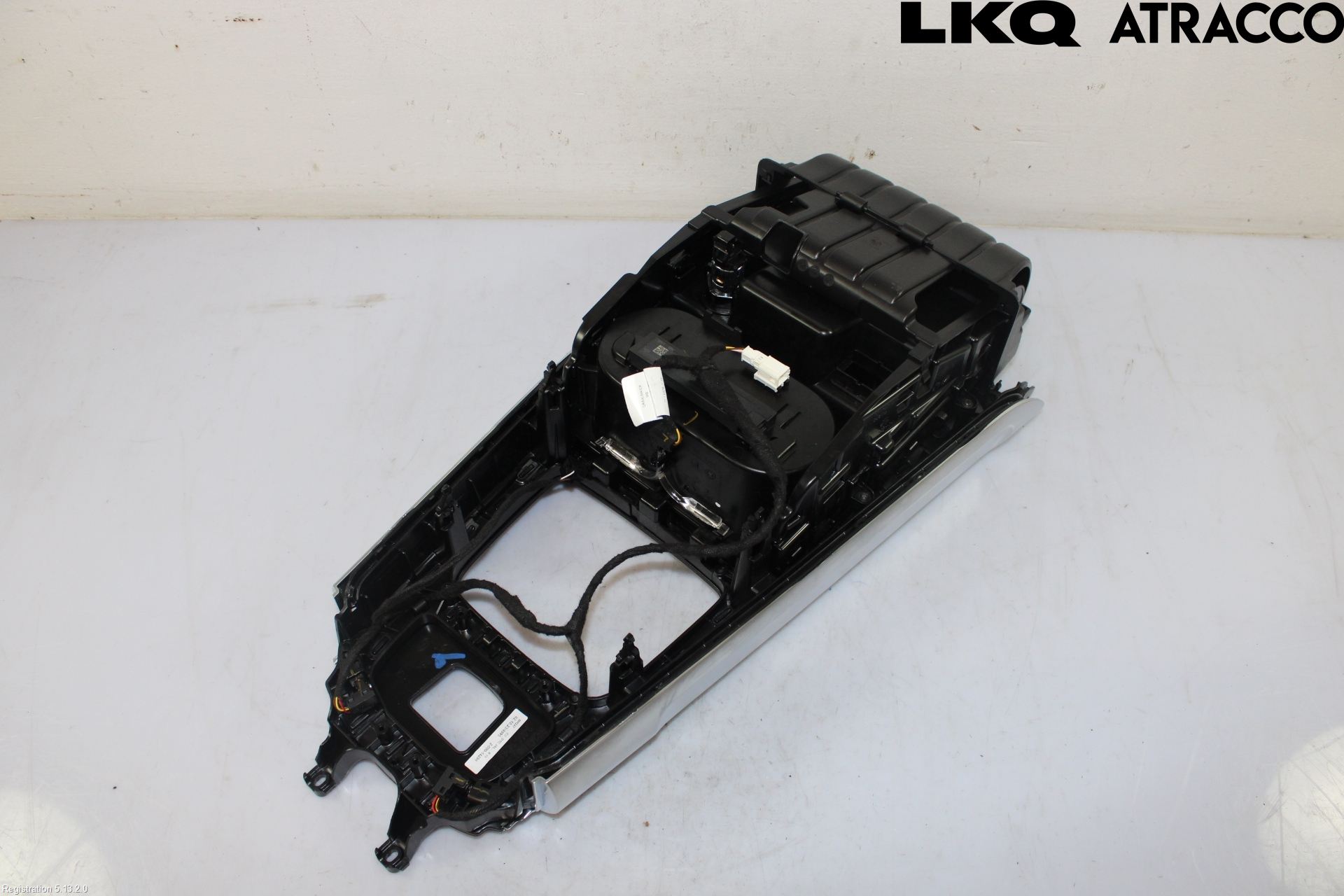Mercedes-Benz MB EQB (X243) 22- Instrumentkonsoll Midt