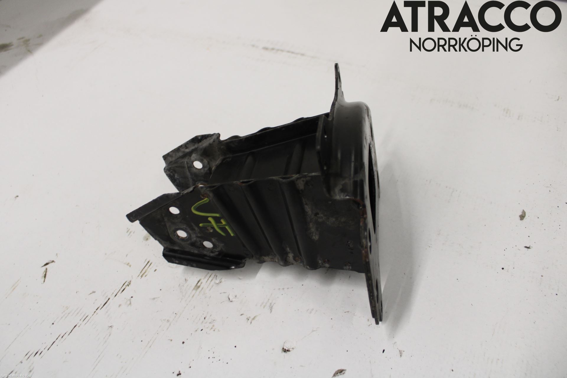 Audi A3/S3 05-13 Støtfanger Foran Feste