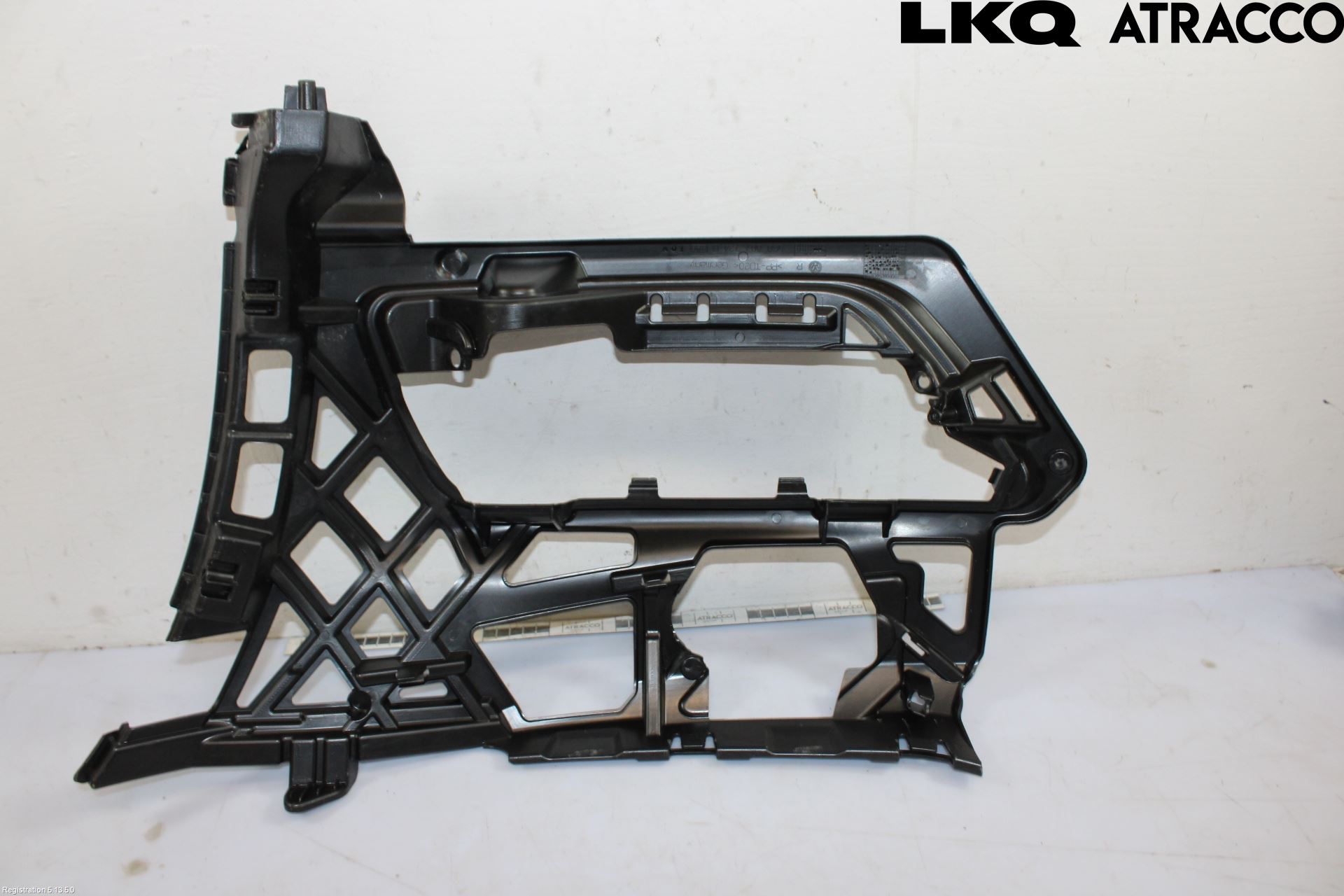 Volkswagen VW GOLF / E-GOLF VII 13-20 Støtfangerfeste Foran Høyre