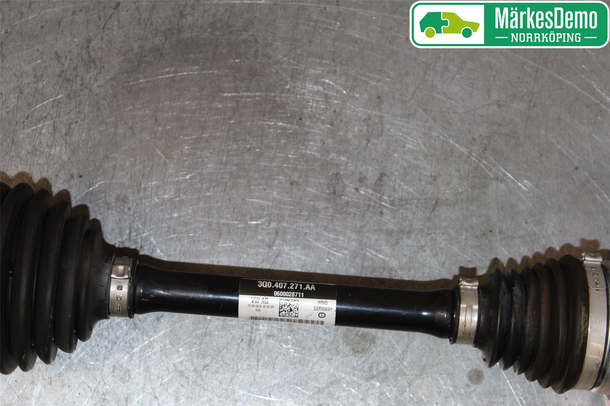 Volkswagen VW PASSAT 15-19 Drivaksel Foran Kompl Venstre