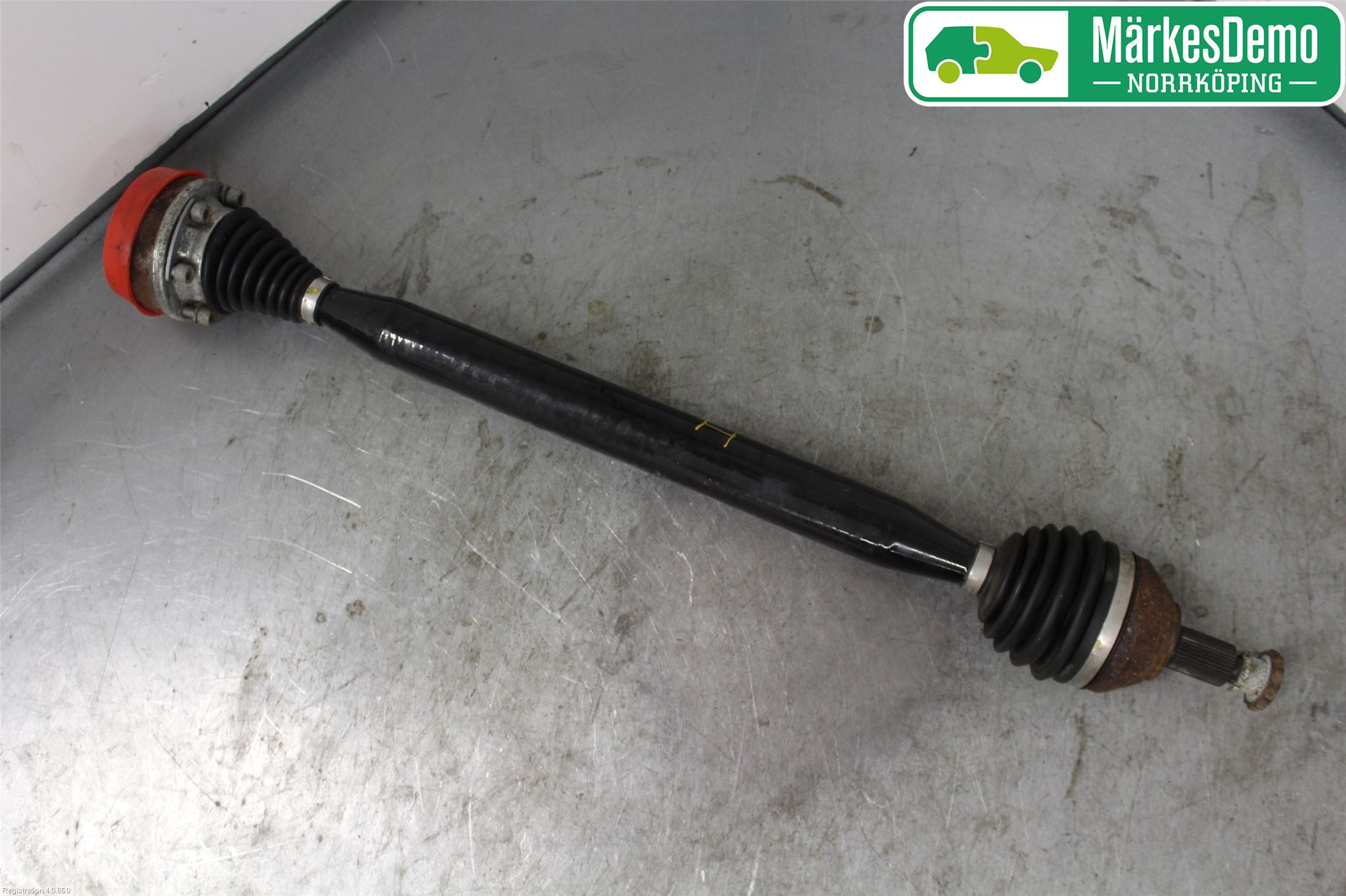 Volkswagen VW POLO 10-17 Drivaksel Foran Kompl Høyre