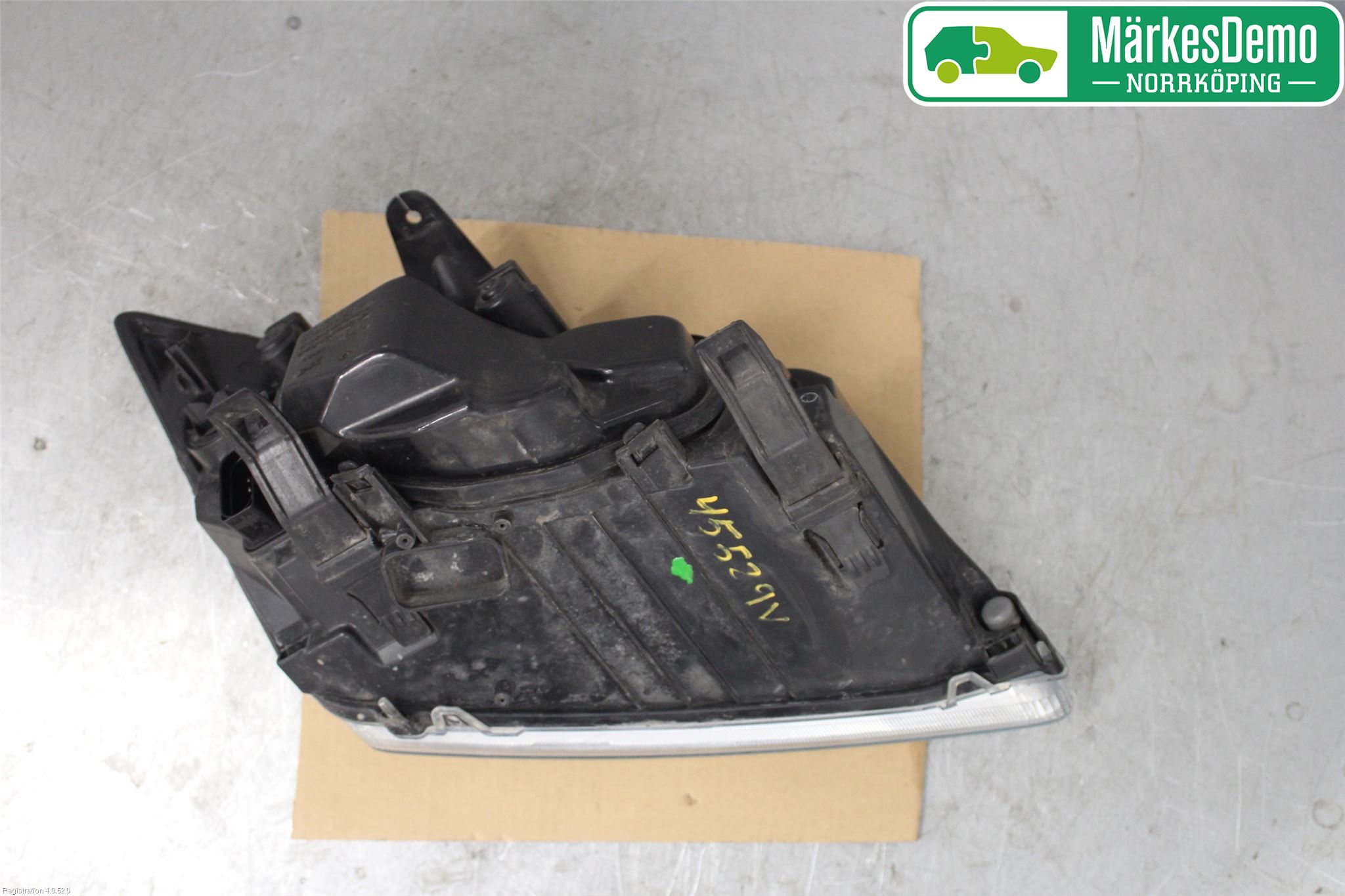 Ford FOCUS     04-07 Frontlykt Venstre
