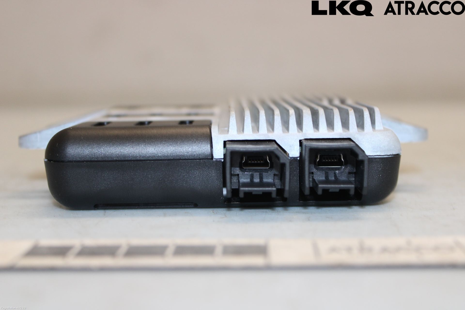 Tesla MODEL X 16- Usb Connection