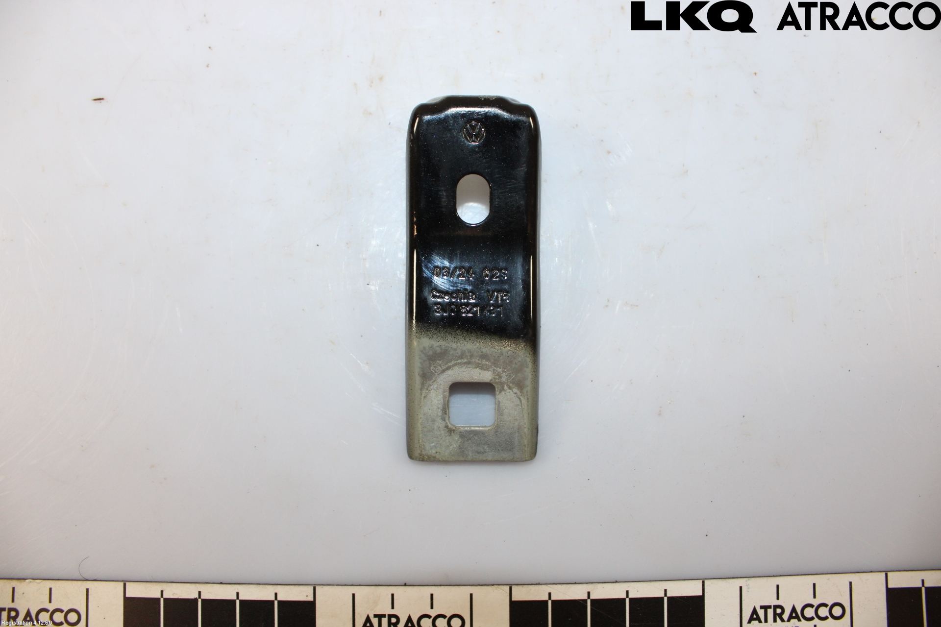 Volkswagen VW PASSAT 24- Frontskjermfeste Venstre