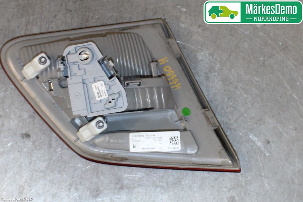 Mercedes-Benz MB B-KLASS (W246/W242) 12-19 Baklykt Høyre  På Luke(Indre)