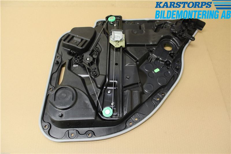 Mercedes-Benz MB C-KLASS (W205) 14-21 Vindusheis El Komp