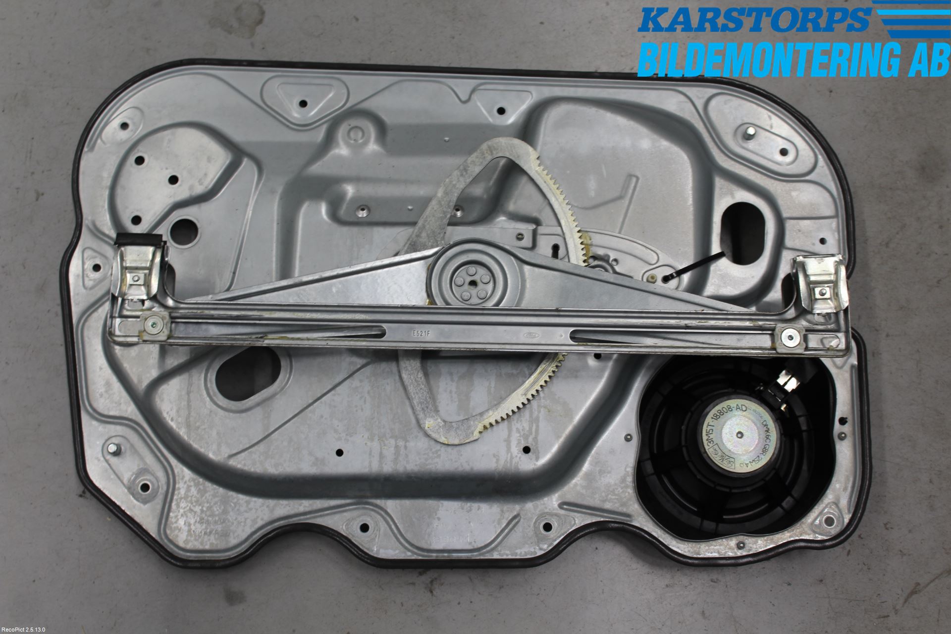 Ford FOCUS     04-07 Vindusheis El Komp