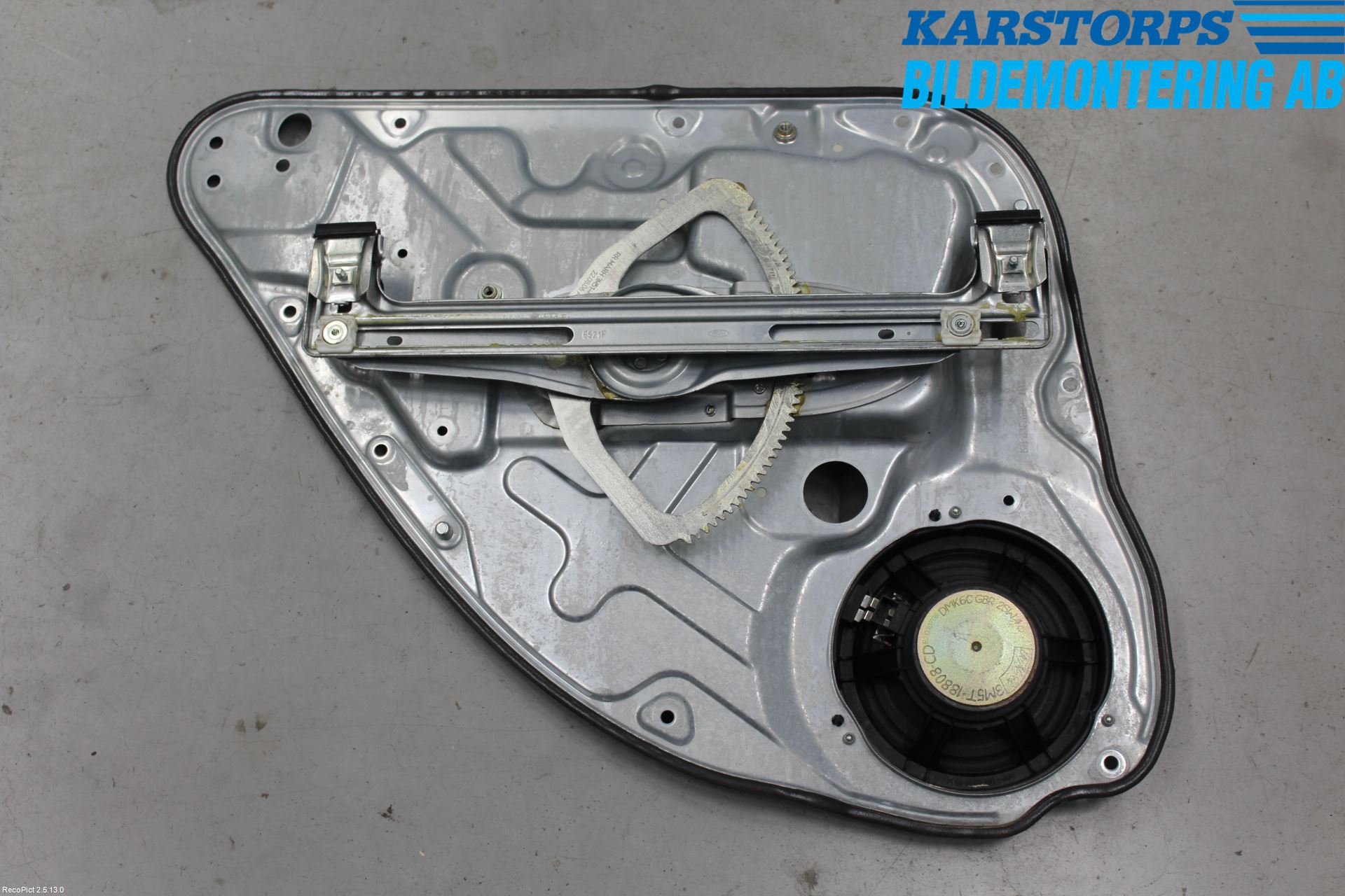 Ford FOCUS     04-07 Vindusheis