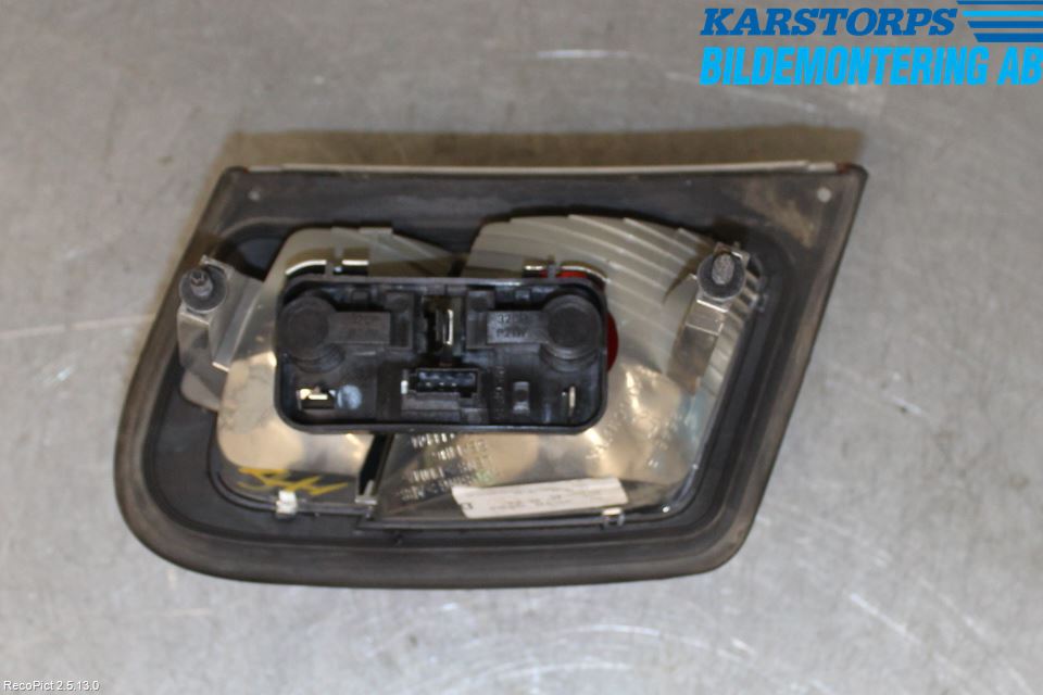 Saab 9-3 VER 2 Baklykt Høyre  På Luke(Indre)