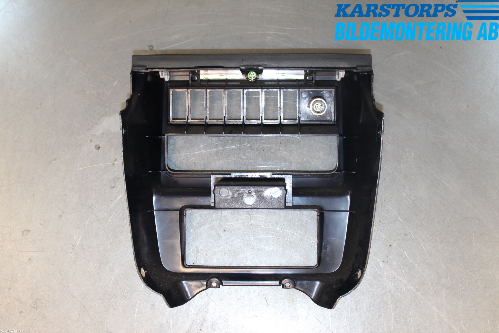 Volvo 240 88-93 Instrumentkonsoll Midt
