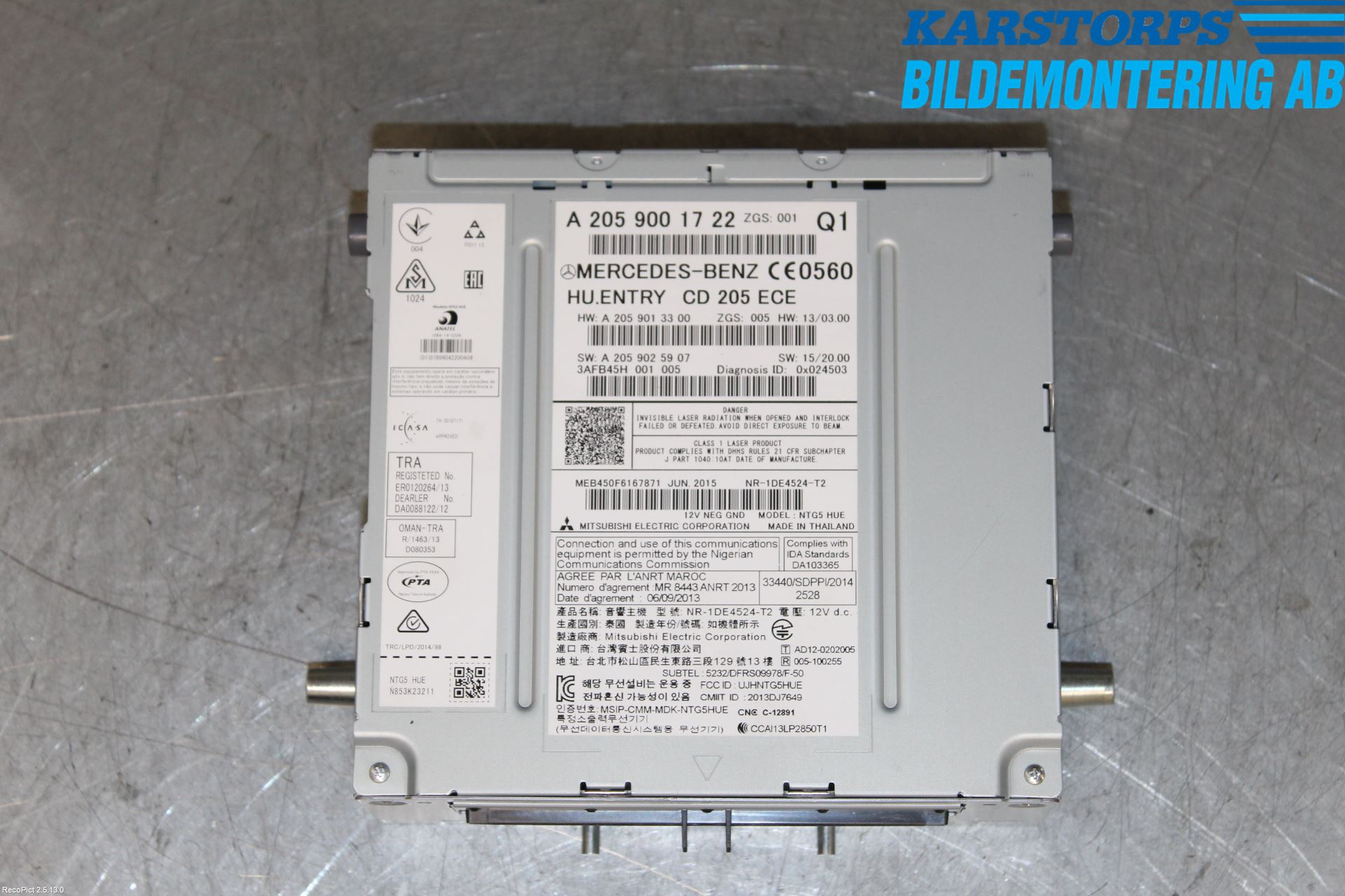 Mercedes-Benz MB C-KLASS (W205) 14-21 Stereo Radio Med Cd